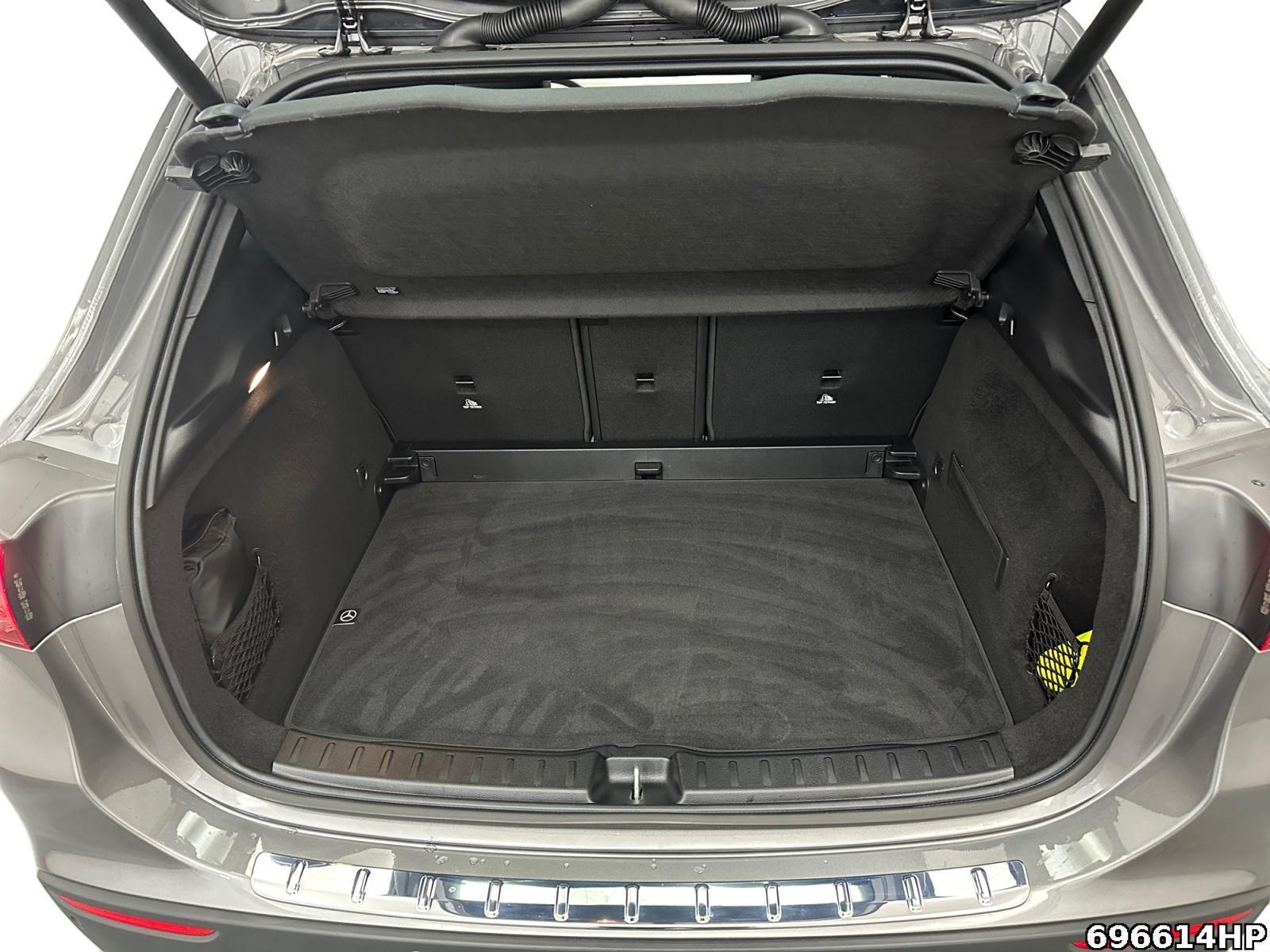 Fahrzeugabbildung Mercedes-Benz GLA 200 Progressive AHK Kamera Sitzhzg