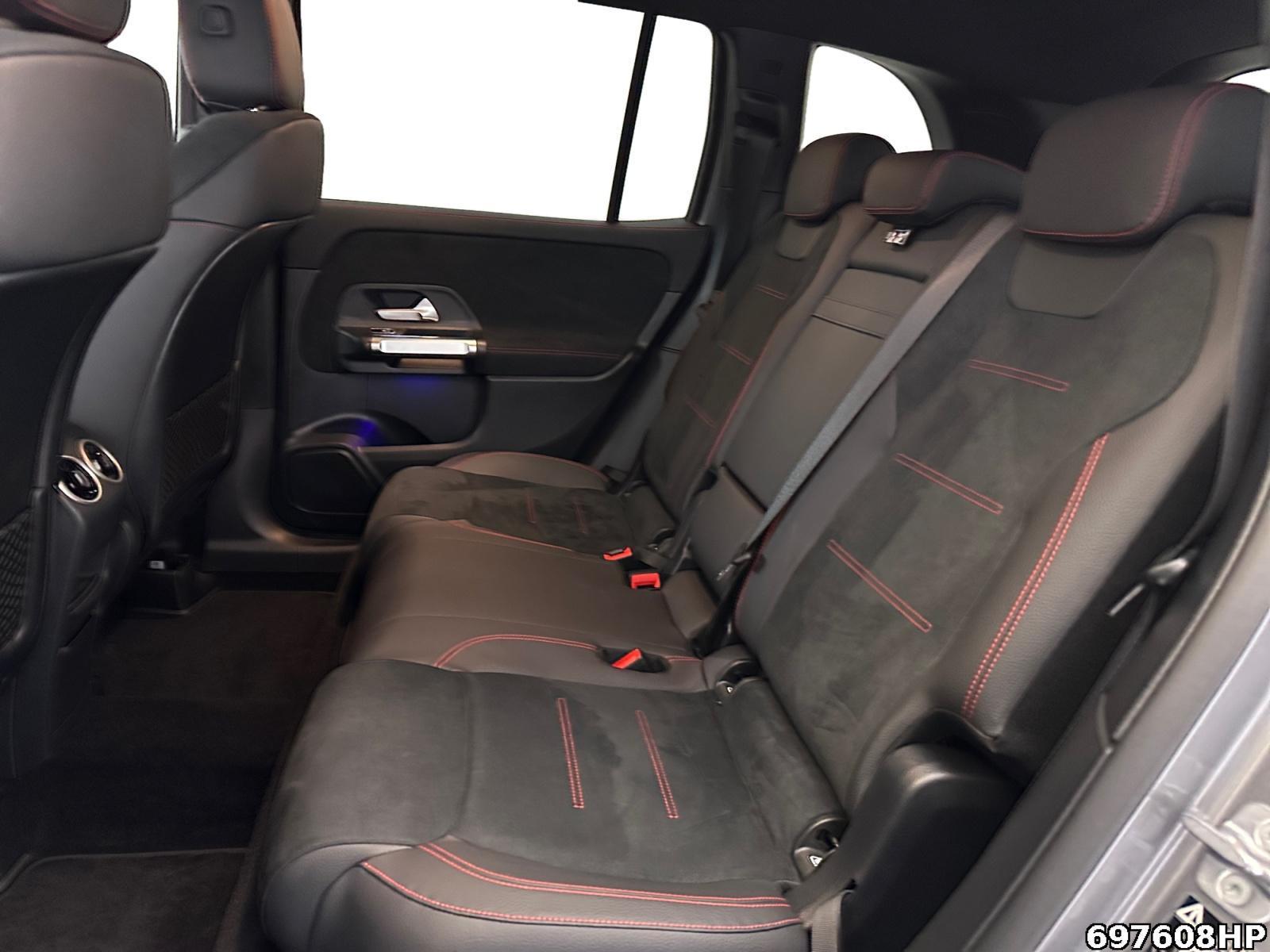 Fahrzeugabbildung Mercedes-Benz GLB 200 d AMG AHK Night Multibeam Distronic 19