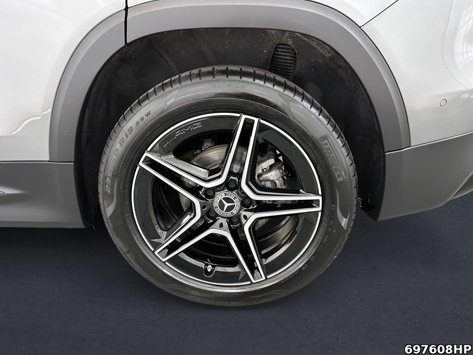 Fahrzeugabbildung Mercedes-Benz GLB 200 d AMG AHK Night Multibeam Distronic 19