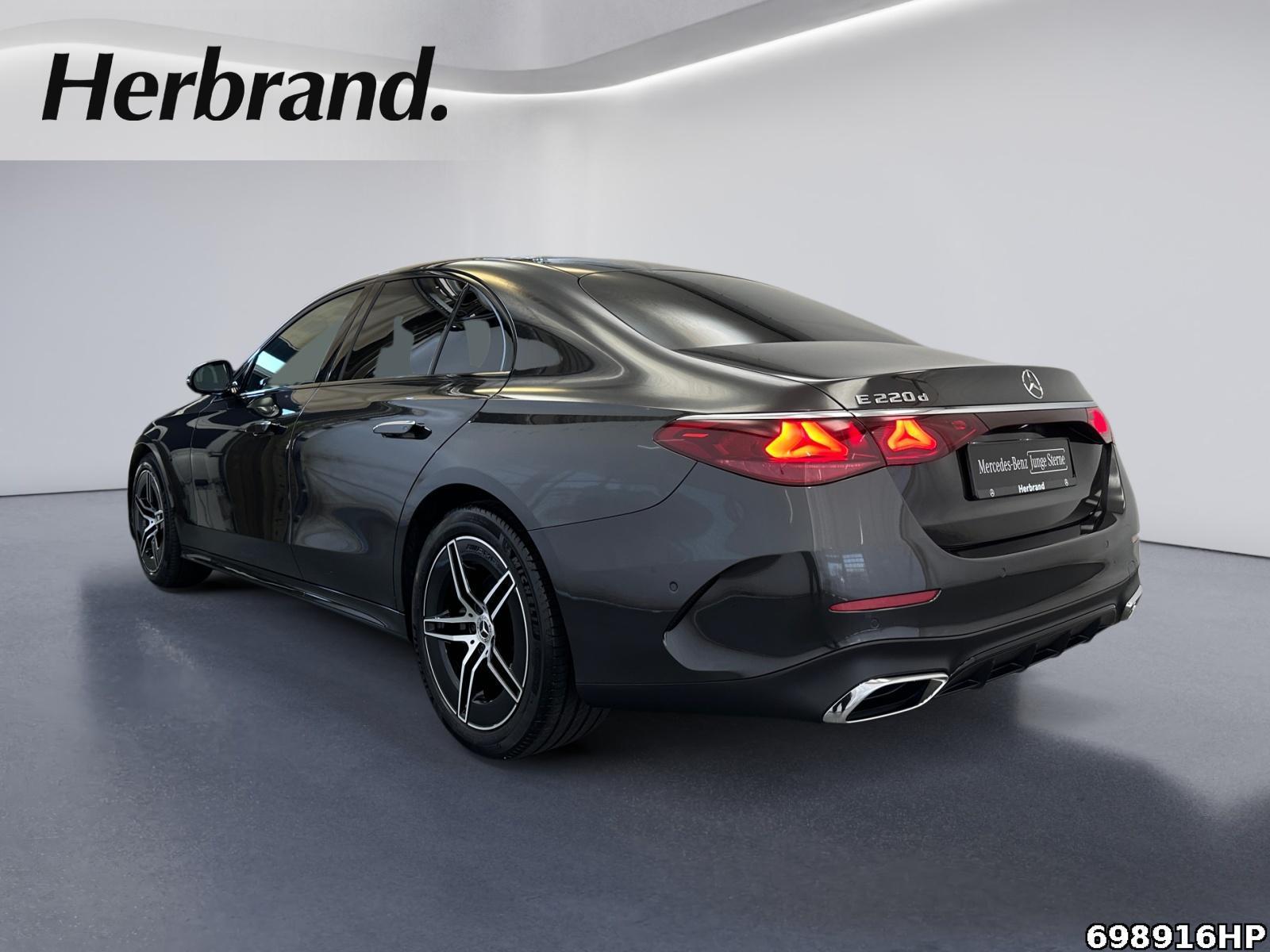 Fahrzeugabbildung Mercedes-Benz E 220 d AMG Night KEYLESS-GO DISTRONIC Kamera