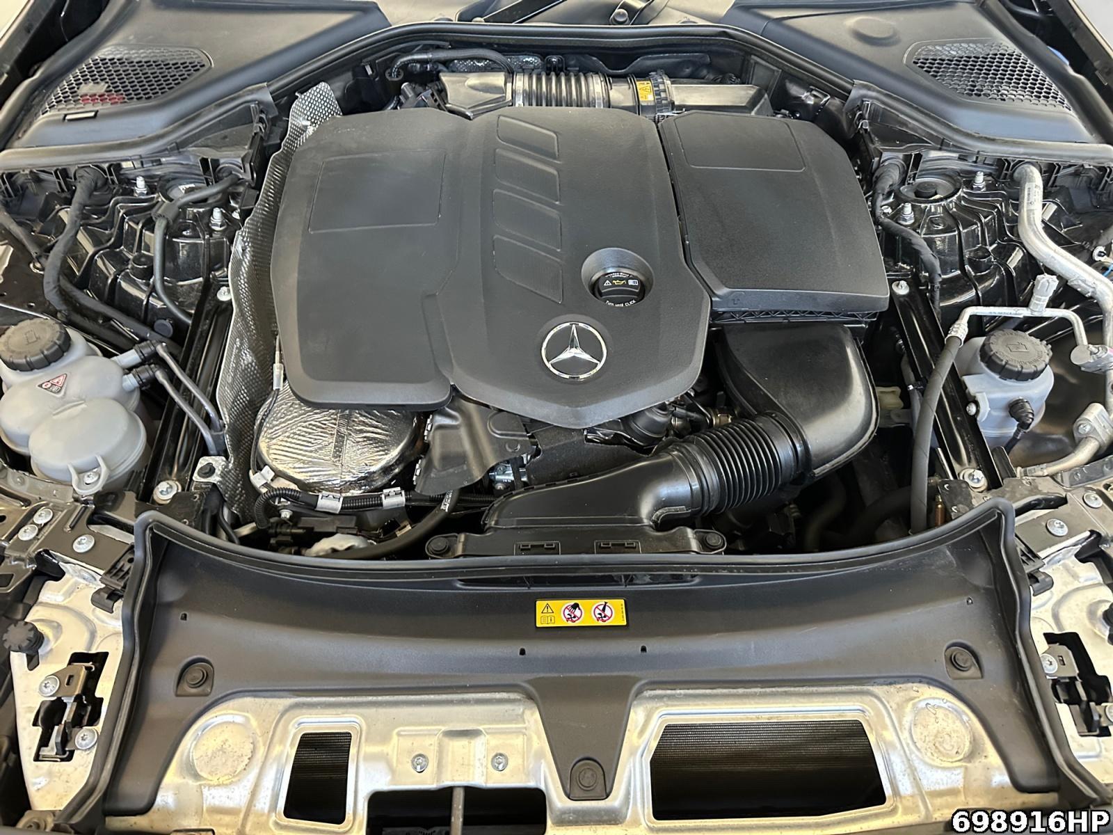 Fahrzeugabbildung Mercedes-Benz E 220 d AMG Night KEYLESS-GO DISTRONIC Kamera