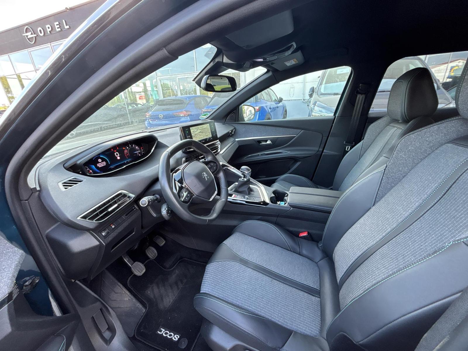 Fahrzeugabbildung Peugeot 3008 Allure Pack NAVI+SHZ+LED+CARPLAY