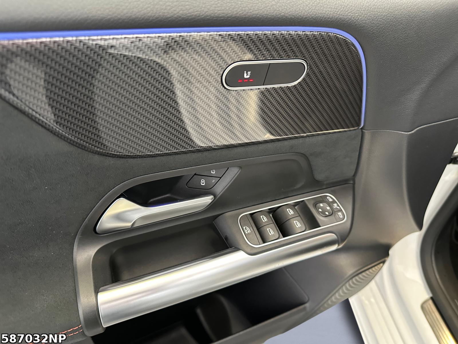 Fahrzeugabbildung Mercedes-Benz B 180 AMG Line KEYLESS-GO, Ambientebeleuchtung