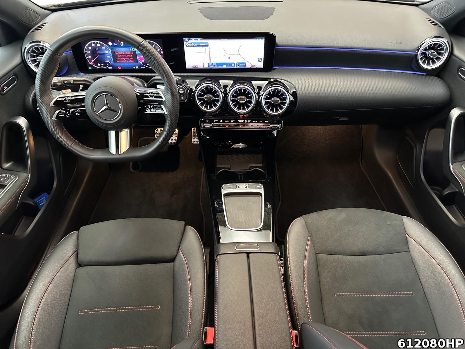 Fahrzeugabbildung Mercedes-Benz A 200 AMG AHK Keyless Distronic Kamera Ambiente