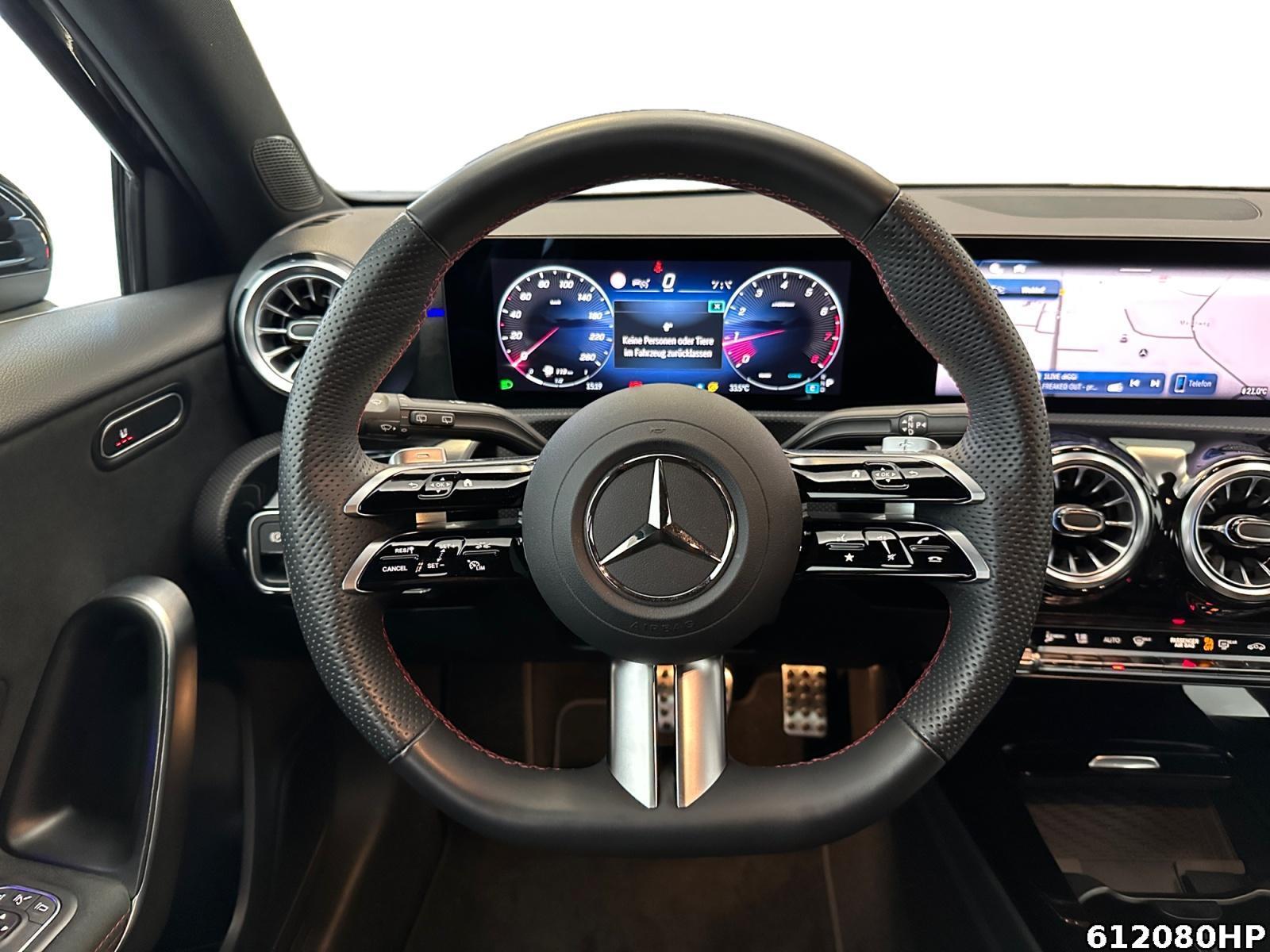 Fahrzeugabbildung Mercedes-Benz A 200 AMG AHK Keyless Distronic Kamera Ambiente
