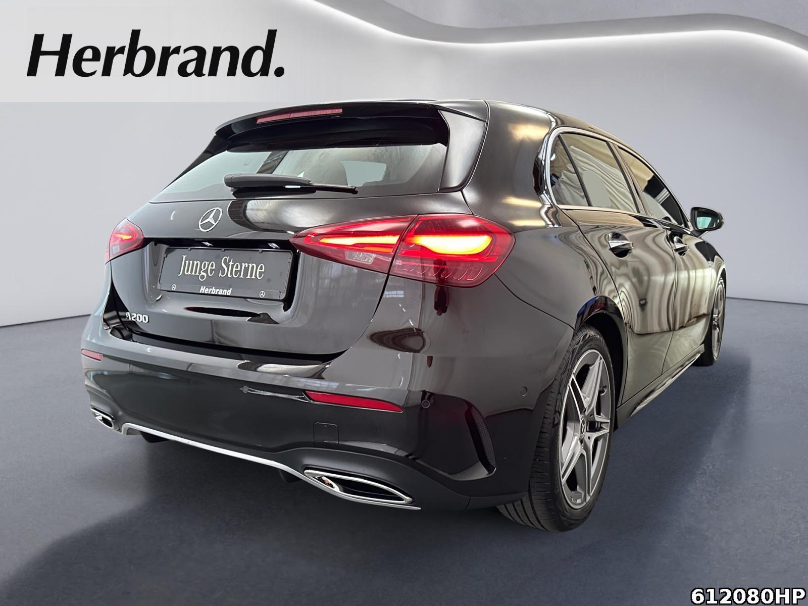 Fahrzeugabbildung Mercedes-Benz A 200 AMG AHK Keyless Distronic Kamera Ambiente