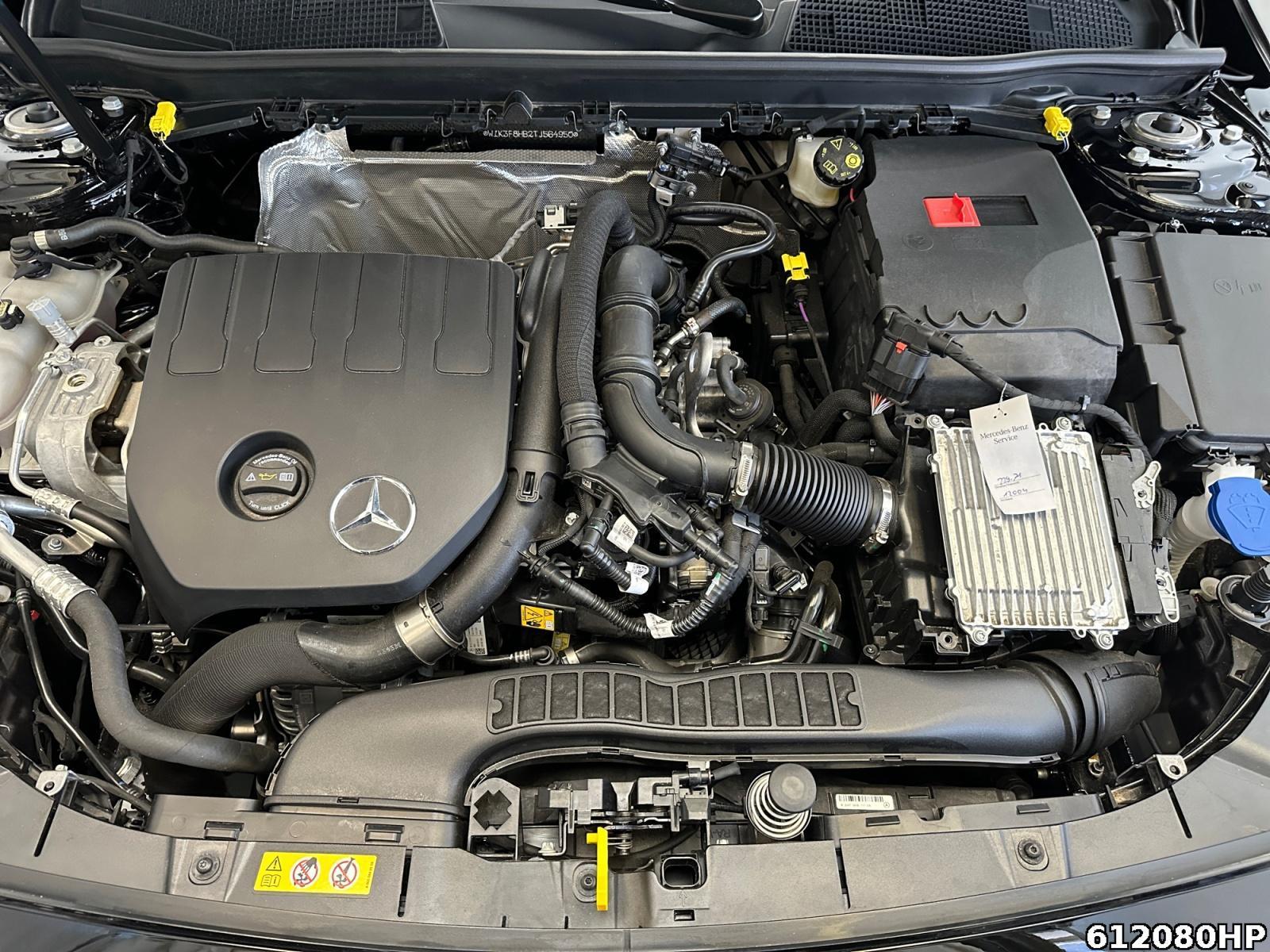 Fahrzeugabbildung Mercedes-Benz A 200 AMG AHK Keyless Distronic Kamera Ambiente