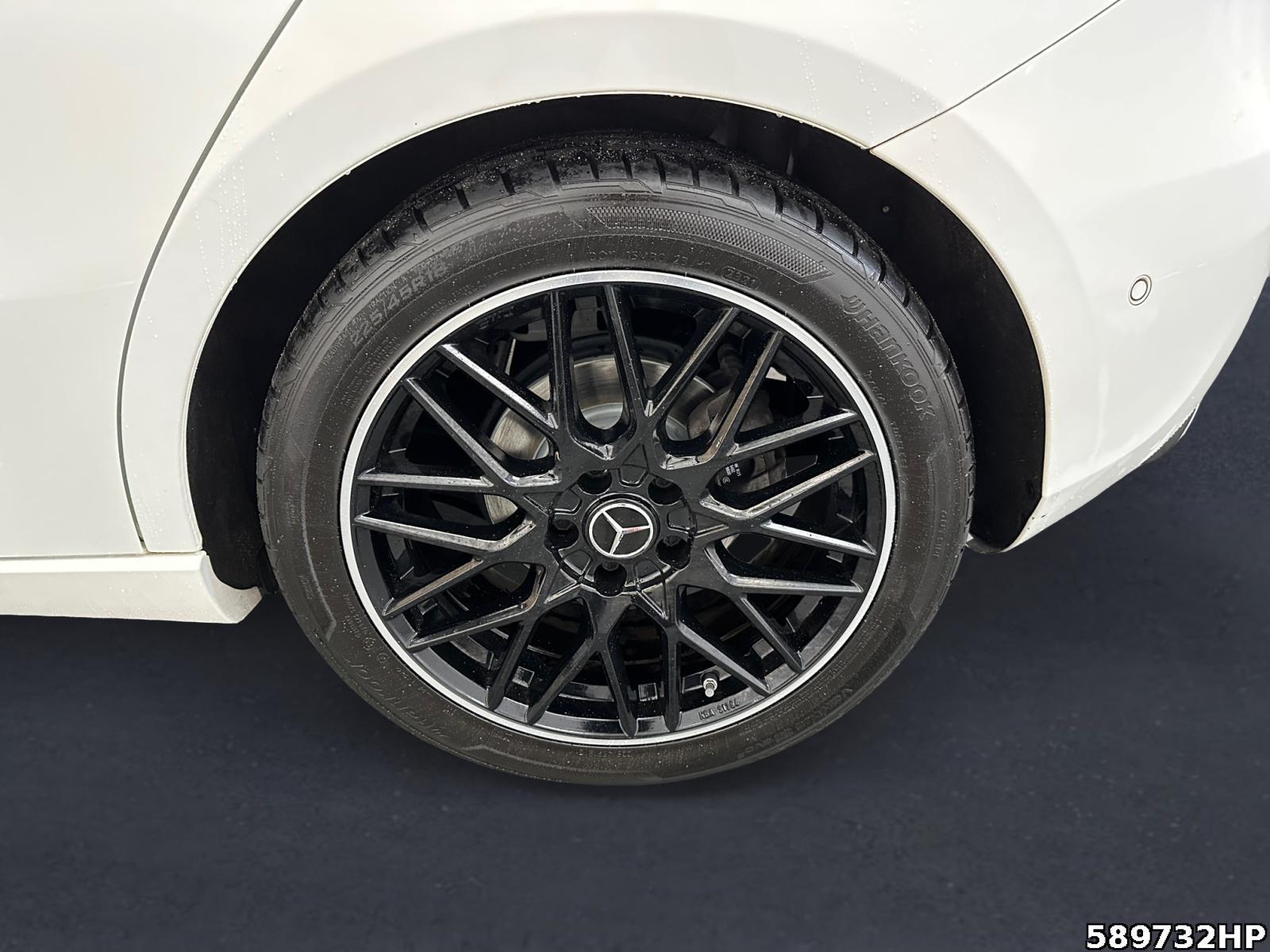Fahrzeugabbildung Mercedes-Benz A 200 Progressive Rückfahrkamera LED MBUX 18Zoll