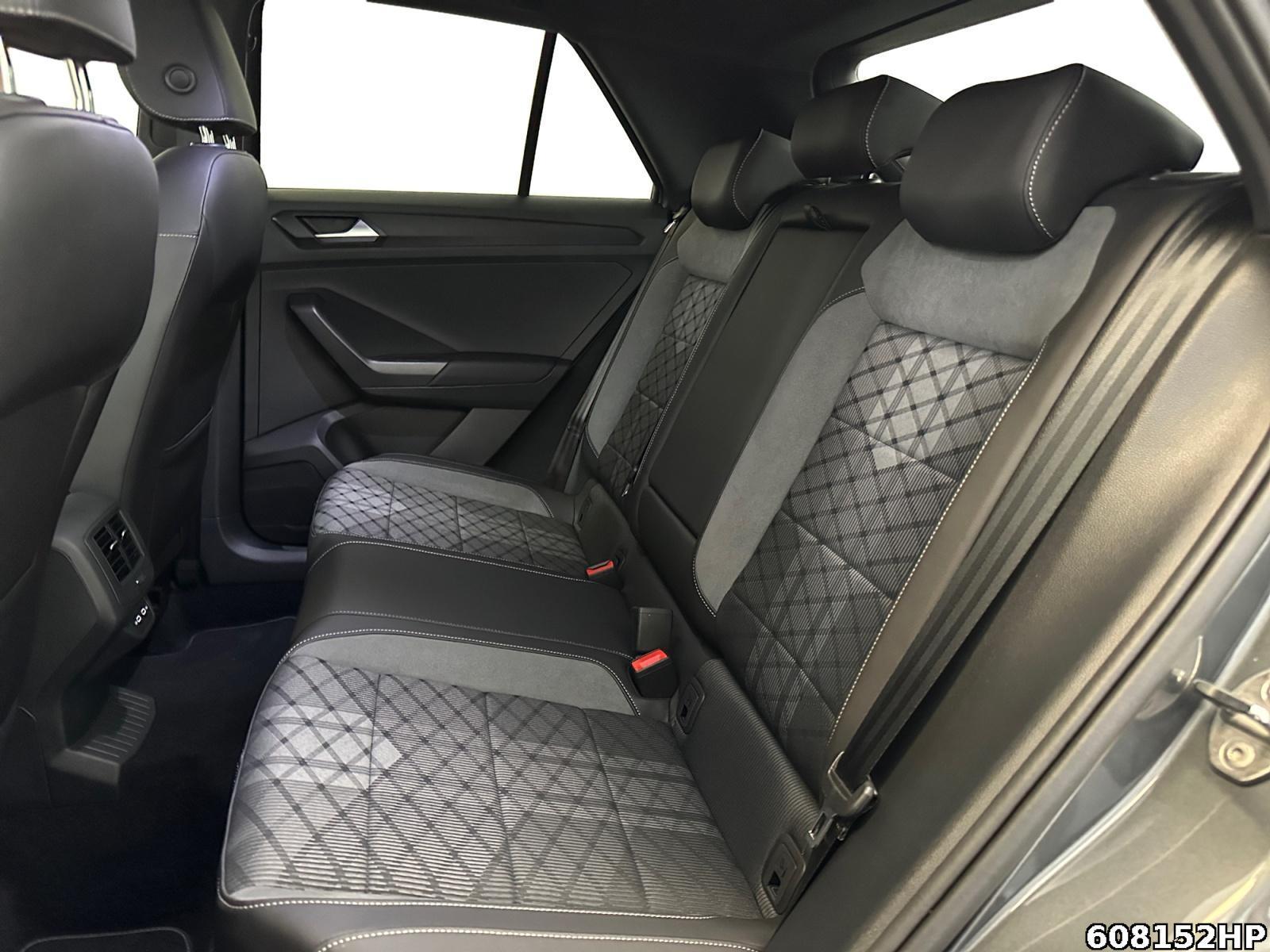 Fahrzeugabbildung Volkswagen T-Roc 1.5 TSI R-Line Rückfahrkamera ACC 18
