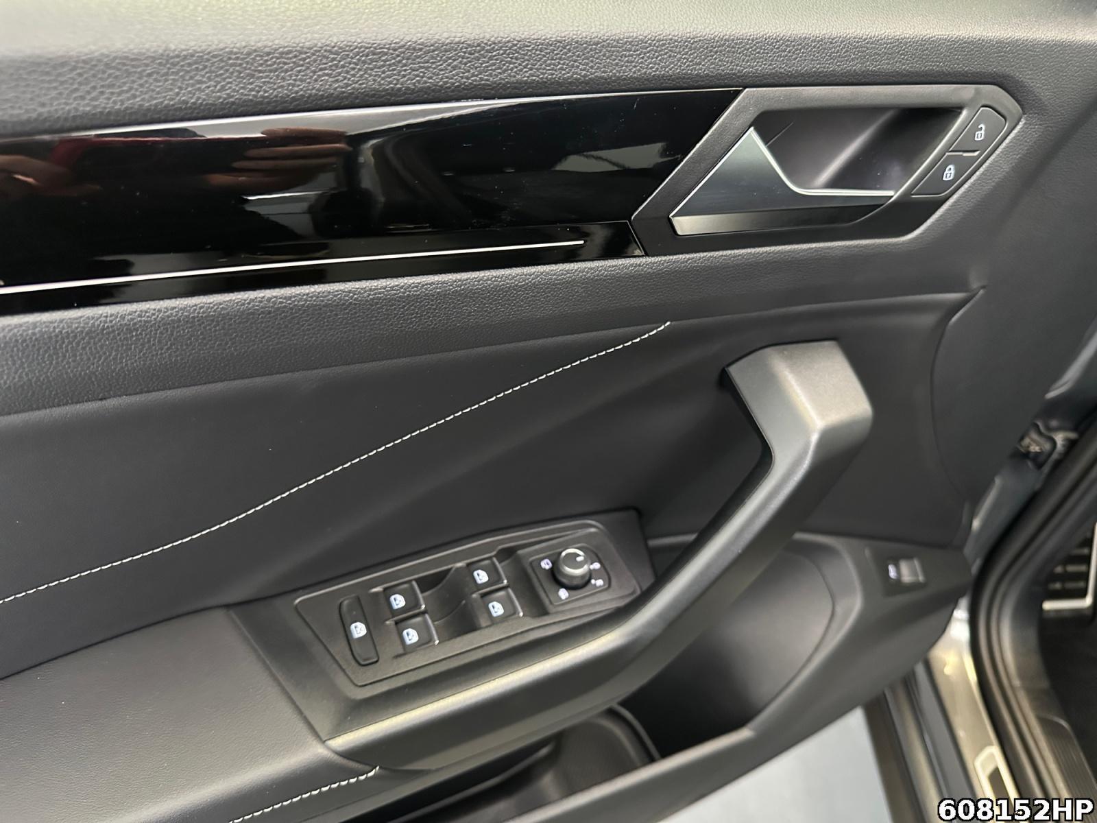 Fahrzeugabbildung Volkswagen T-Roc 1.5 TSI R-Line Rückfahrkamera ACC 18