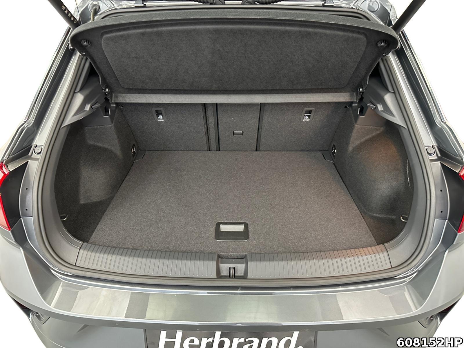 Fahrzeugabbildung Volkswagen T-Roc 1.5 TSI R-Line Rückfahrkamera ACC 18