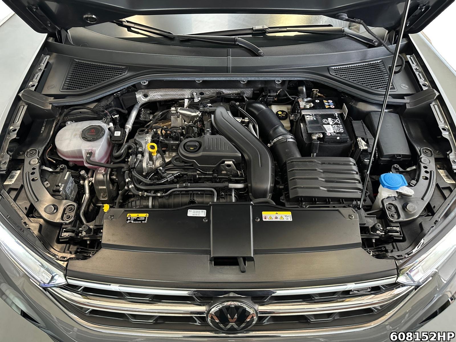Fahrzeugabbildung Volkswagen T-Roc 1.5 TSI R-Line Rückfahrkamera ACC 18