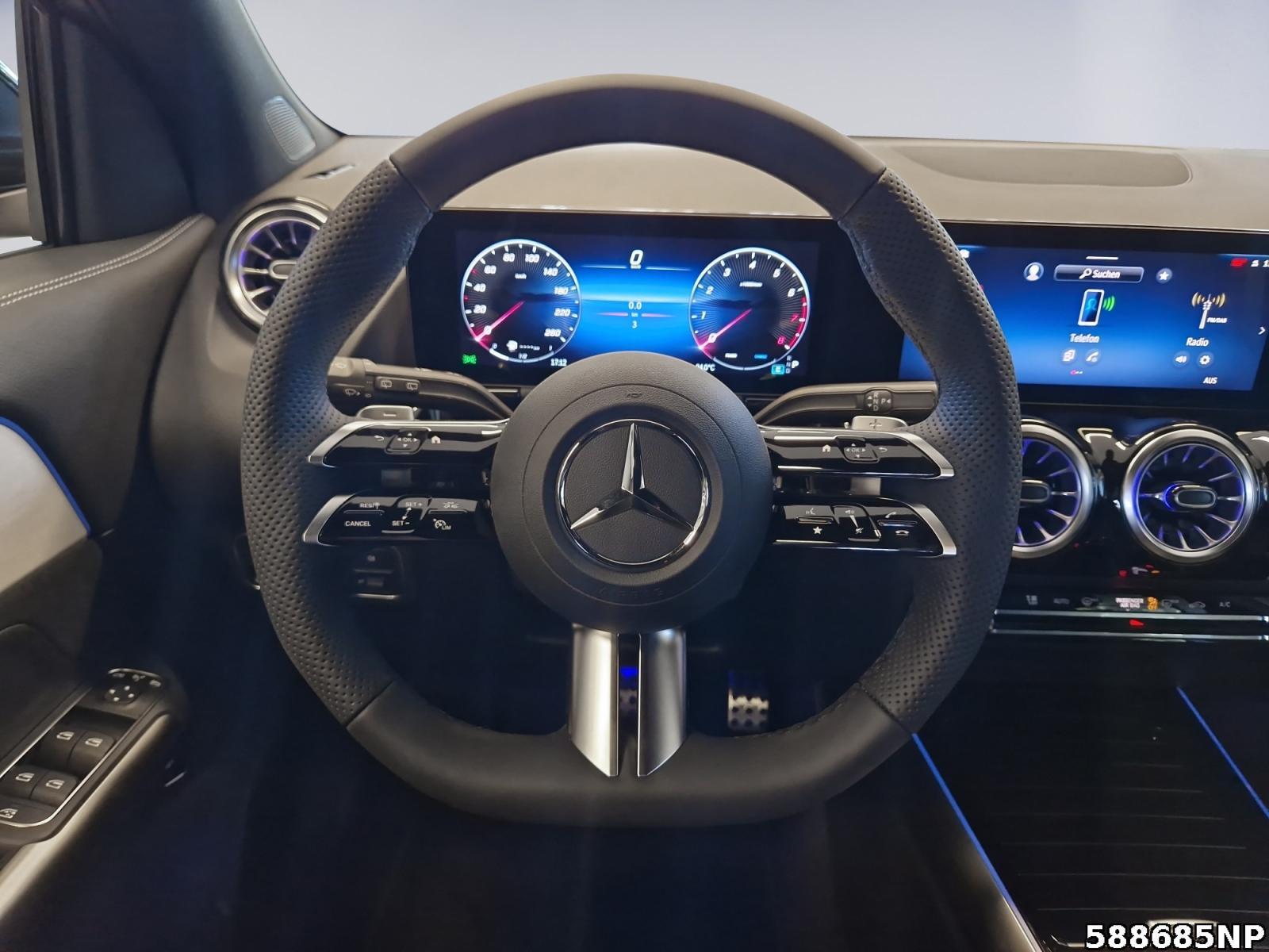 Fahrzeugabbildung Mercedes-Benz GLA 180 +SPECIALEDITION+AMG+MULTIBEAM+AHK+360+