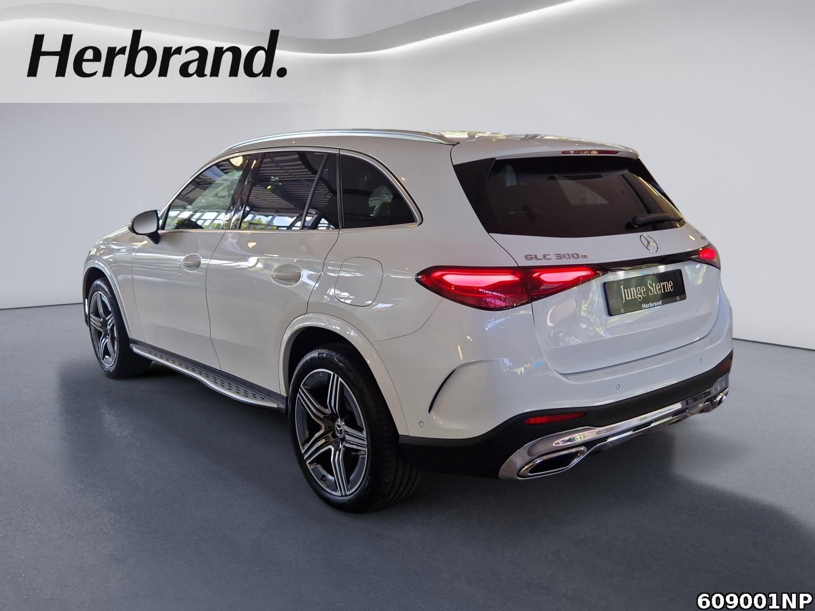 Fahrzeugabbildung Mercedes-Benz GLC 300 e 4M AMG AHK DISTRONIC Memory Ambiente.