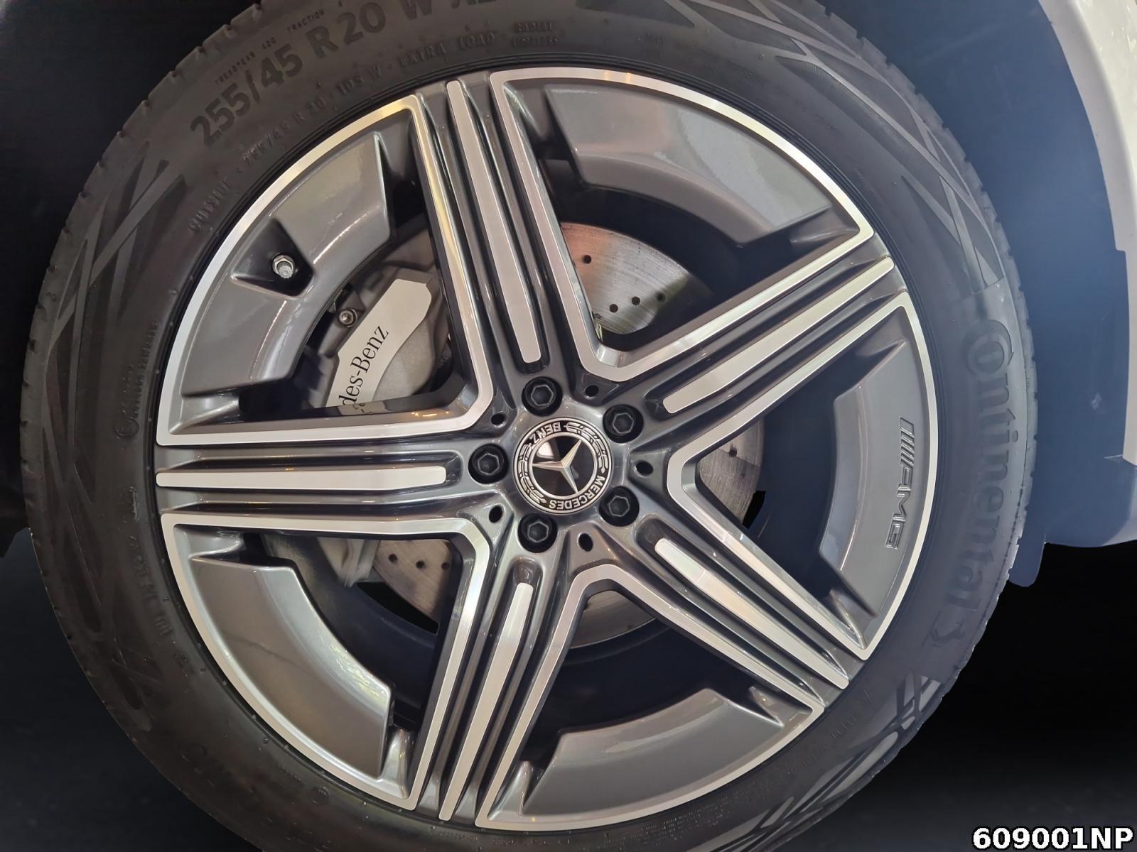 Fahrzeugabbildung Mercedes-Benz GLC 300 e 4M AMG AHK DISTRONIC Memory Ambiente.