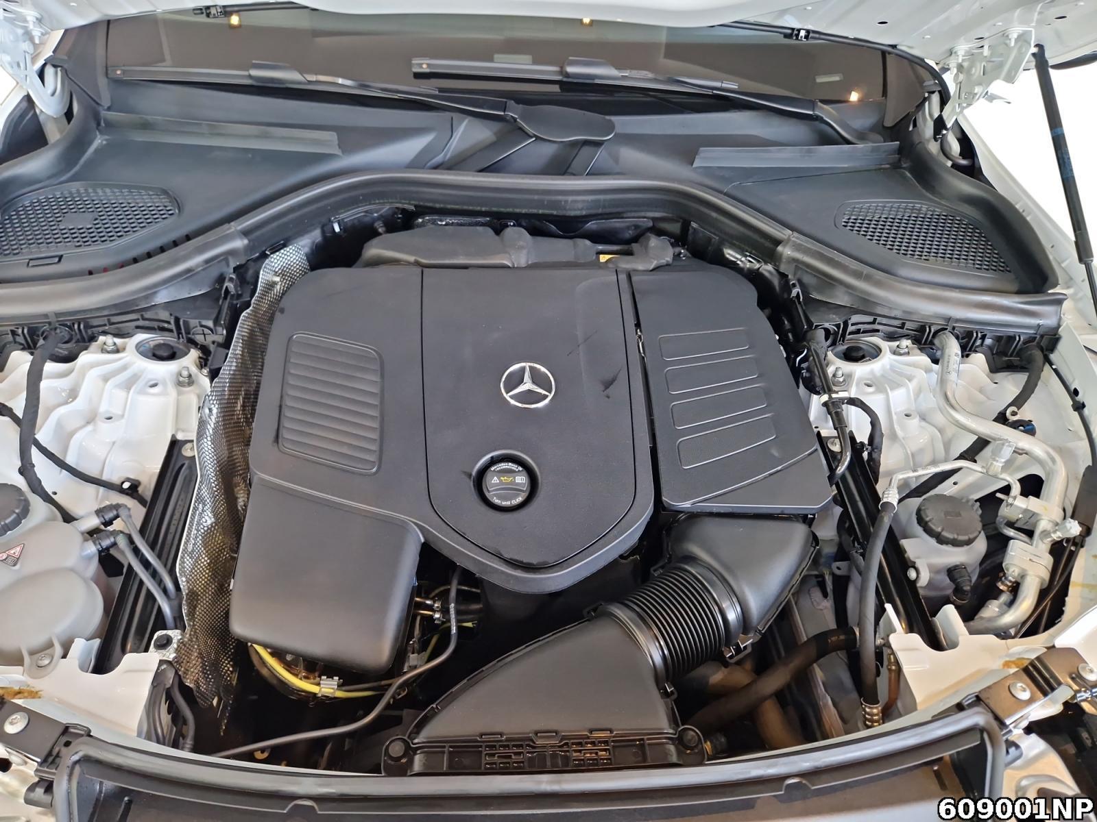 Fahrzeugabbildung Mercedes-Benz GLC 300 e 4M AMG AHK DISTRONIC Memory Ambiente.