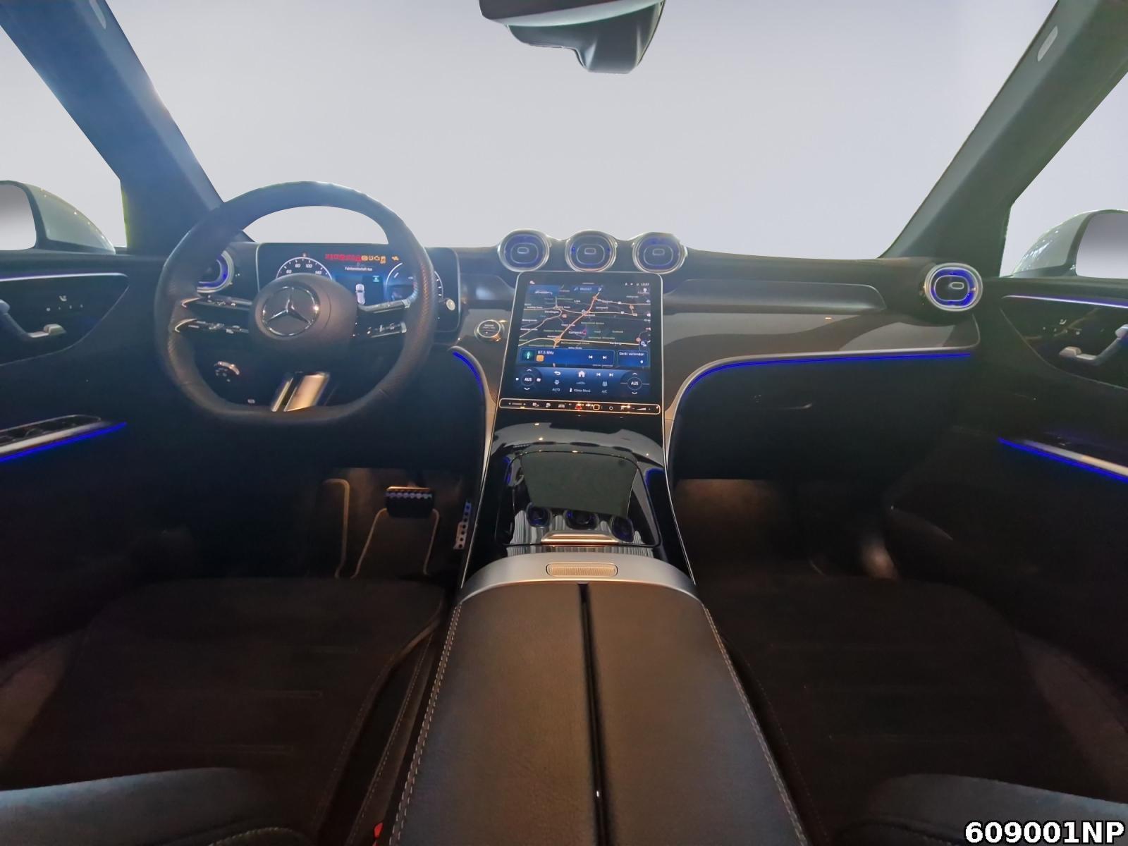 Fahrzeugabbildung Mercedes-Benz GLC 300 e 4M AMG AHK DISTRONIC Memory Ambiente.