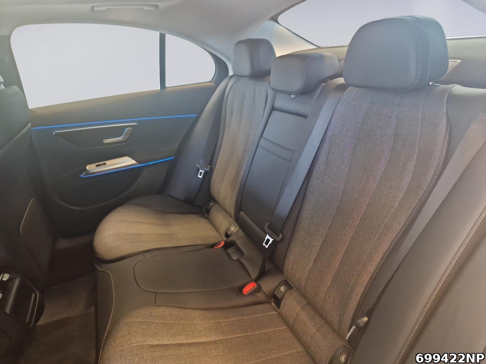 Fahrzeugabbildung Mercedes-Benz E 300 e Avantgarde Pano Distronic Ambiente CarP