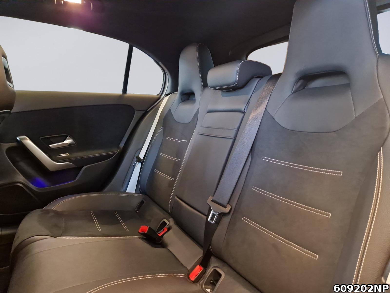 Fahrzeugabbildung Mercedes-Benz A 200 AMG Night Kamera LED 19 
