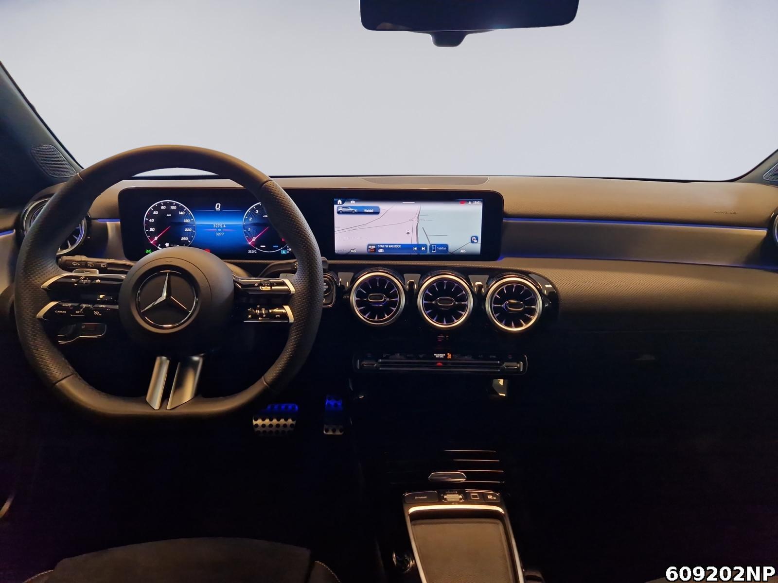 Fahrzeugabbildung Mercedes-Benz A 200 AMG Night Kamera LED 19 