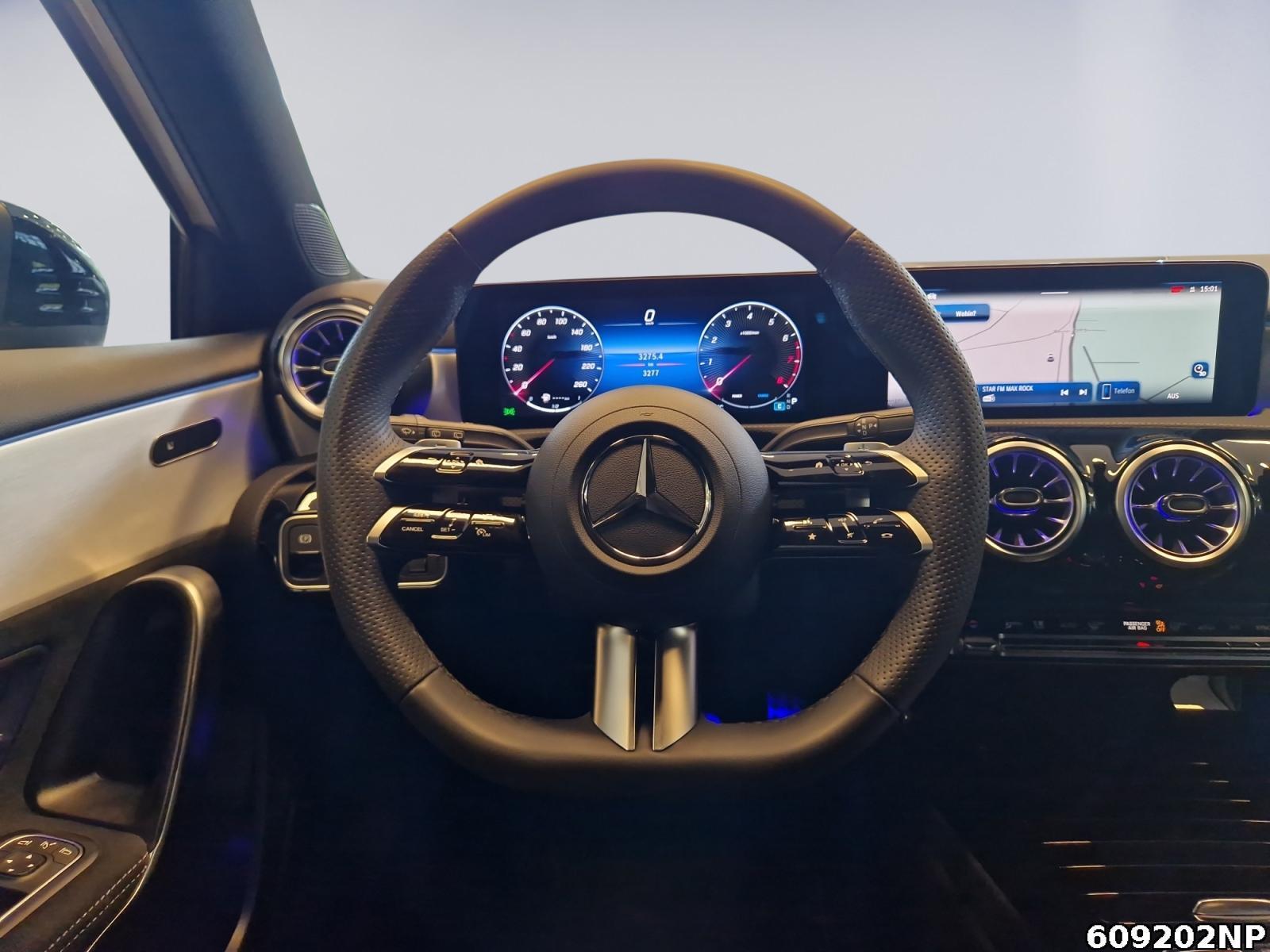 Fahrzeugabbildung Mercedes-Benz A 200 AMG Night Kamera LED 19 