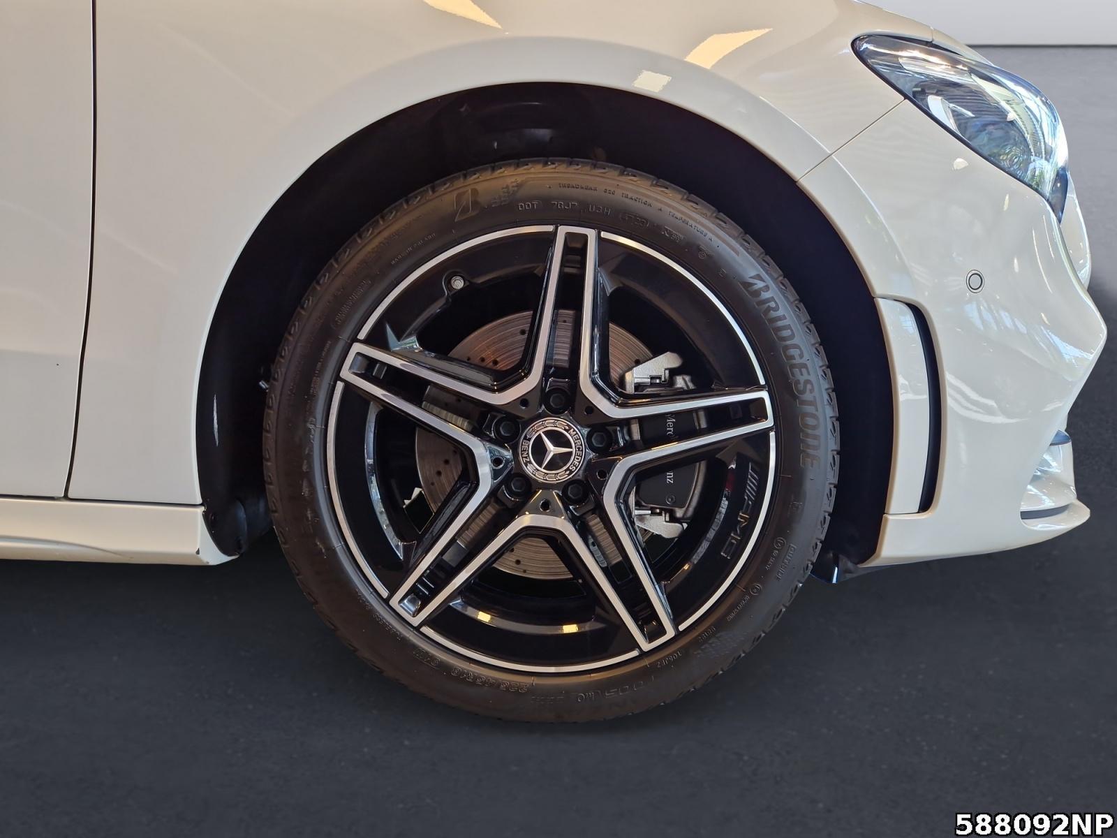 Fahrzeugabbildung Mercedes-Benz B 250 e AMG Night Keyless Kamera LED Ambiente