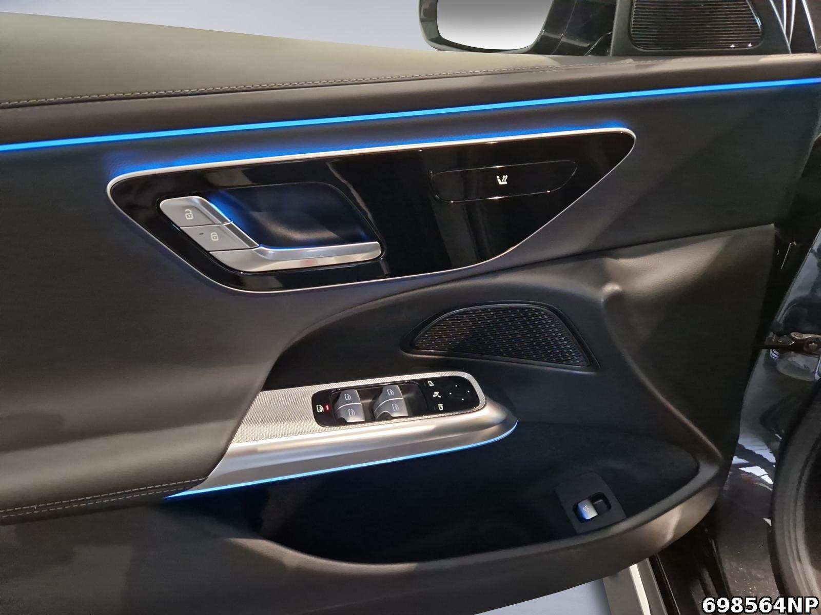 Fahrzeugabbildung Mercedes-Benz E 220 d AMG AHK DISTRONIC Kamera CarPlay