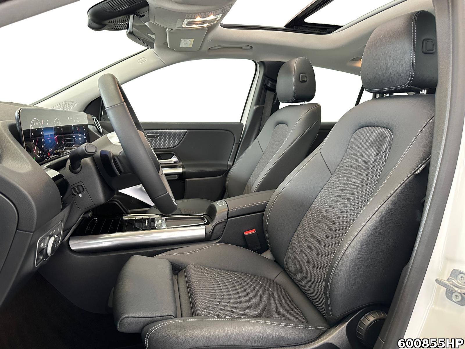 Fahrzeugabbildung Mercedes-Benz GLA 200 Progressive Pano Distronic Lenkradhzg
