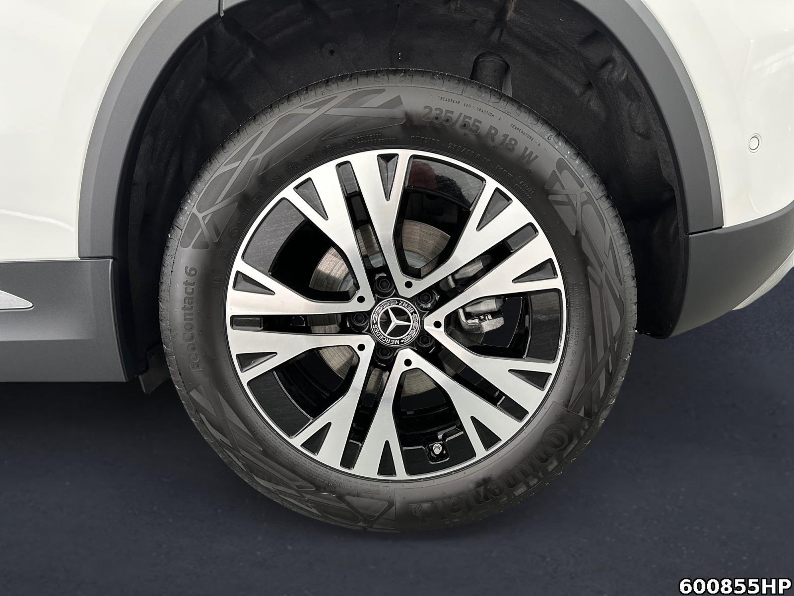 Fahrzeugabbildung Mercedes-Benz GLA 200 Progressive Pano Distronic Lenkradhzg