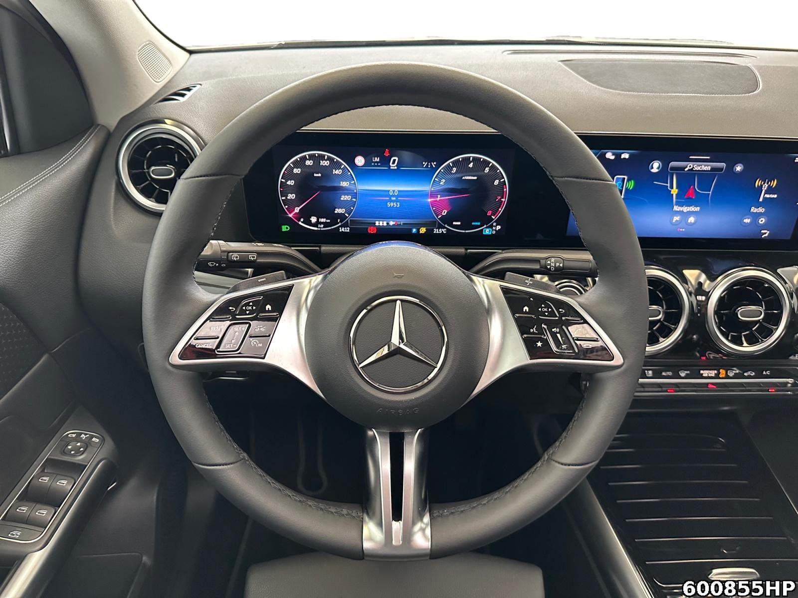 Fahrzeugabbildung Mercedes-Benz GLA 200 Progressive Pano Distronic Lenkradhzg