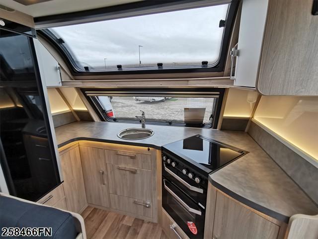 Fahrzeugabbildung Kabe Royal 630 TDL FK KS E2 Mover, Alde Flow