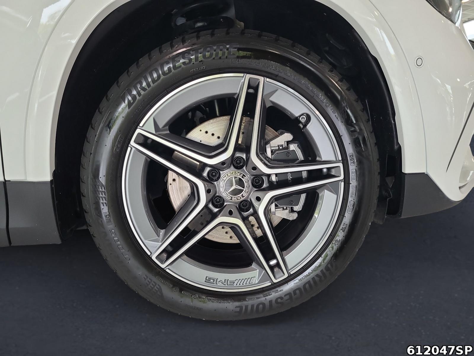 Fahrzeugabbildung Mercedes-Benz GLA 250 e AMG Pano Keyless 360° AHK Totwinkel