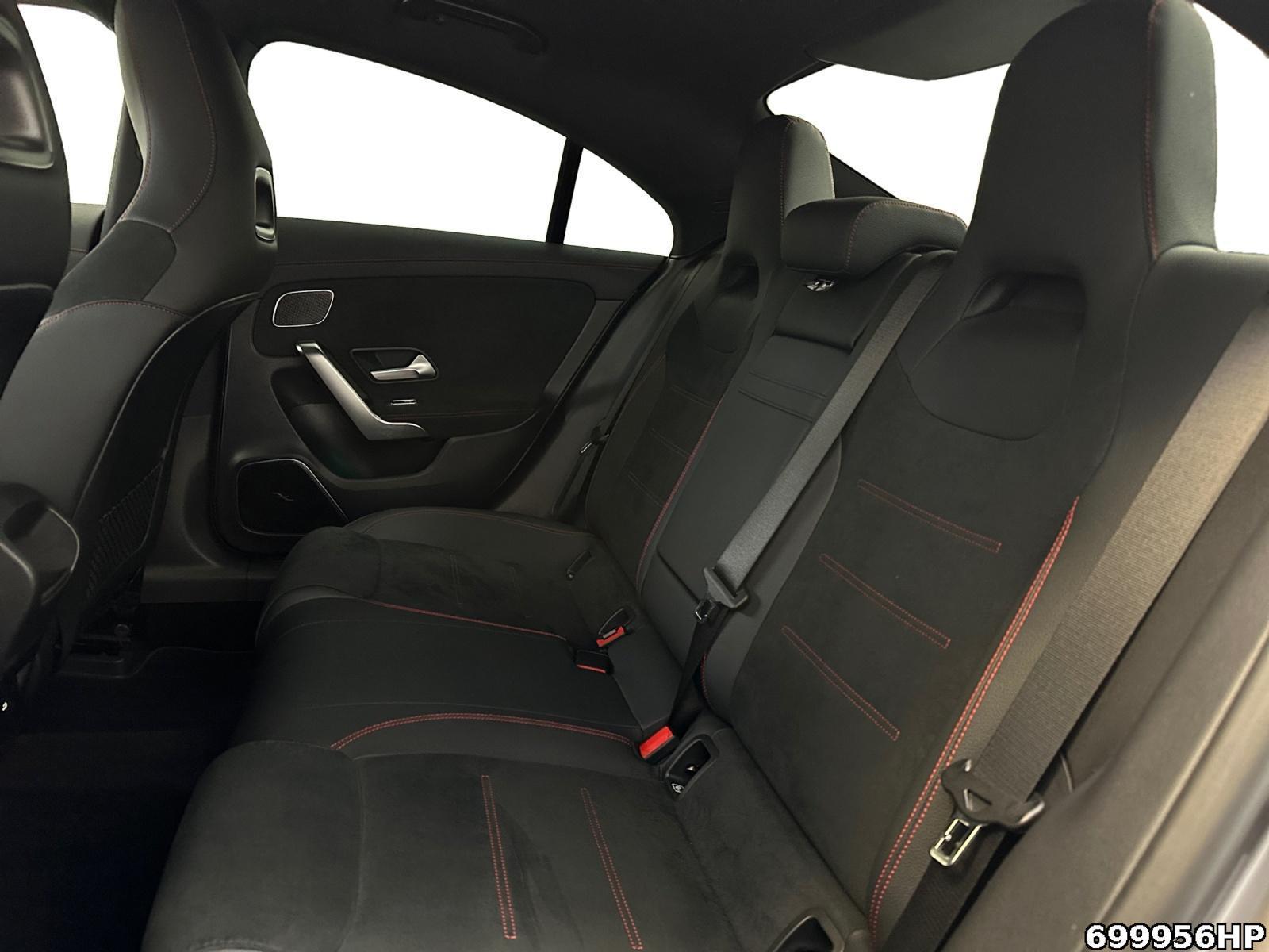 Fahrzeugabbildung Mercedes-Benz CLA 200 d Coupé AMG Night BURMESTER 360° 19