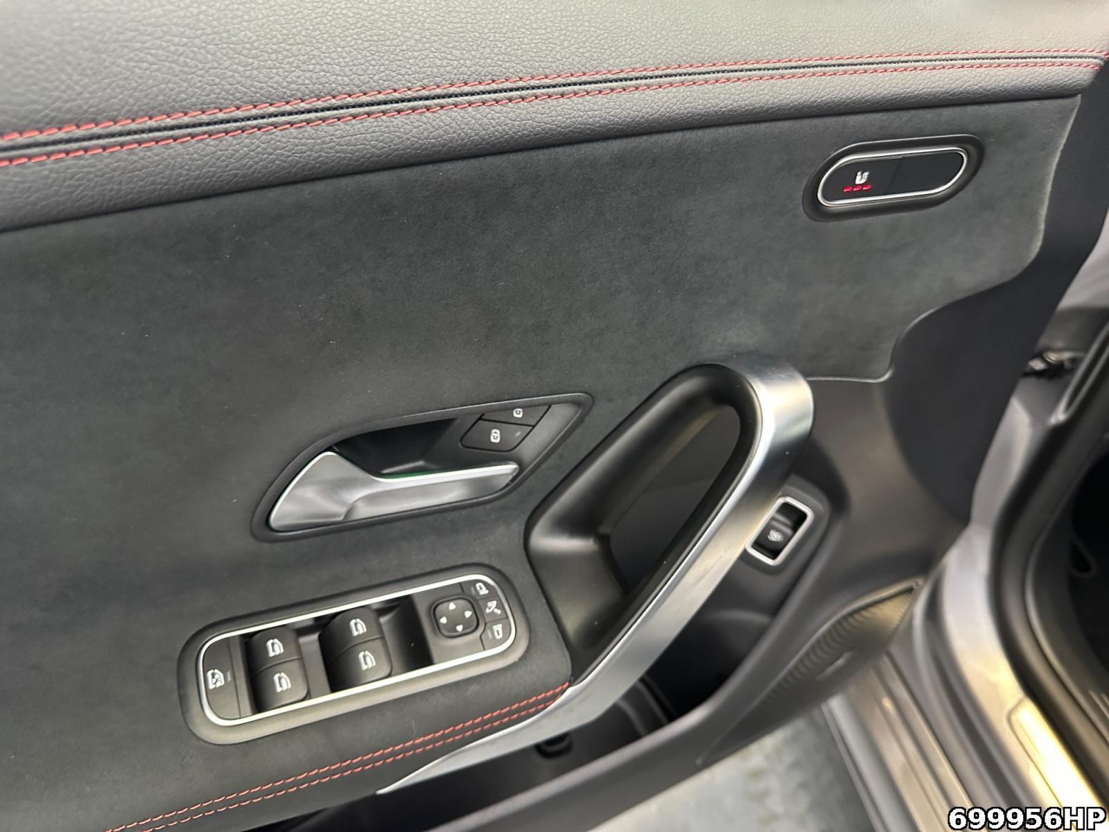Fahrzeugabbildung Mercedes-Benz CLA 200 d Coupé AMG Night BURMESTER 360° 19