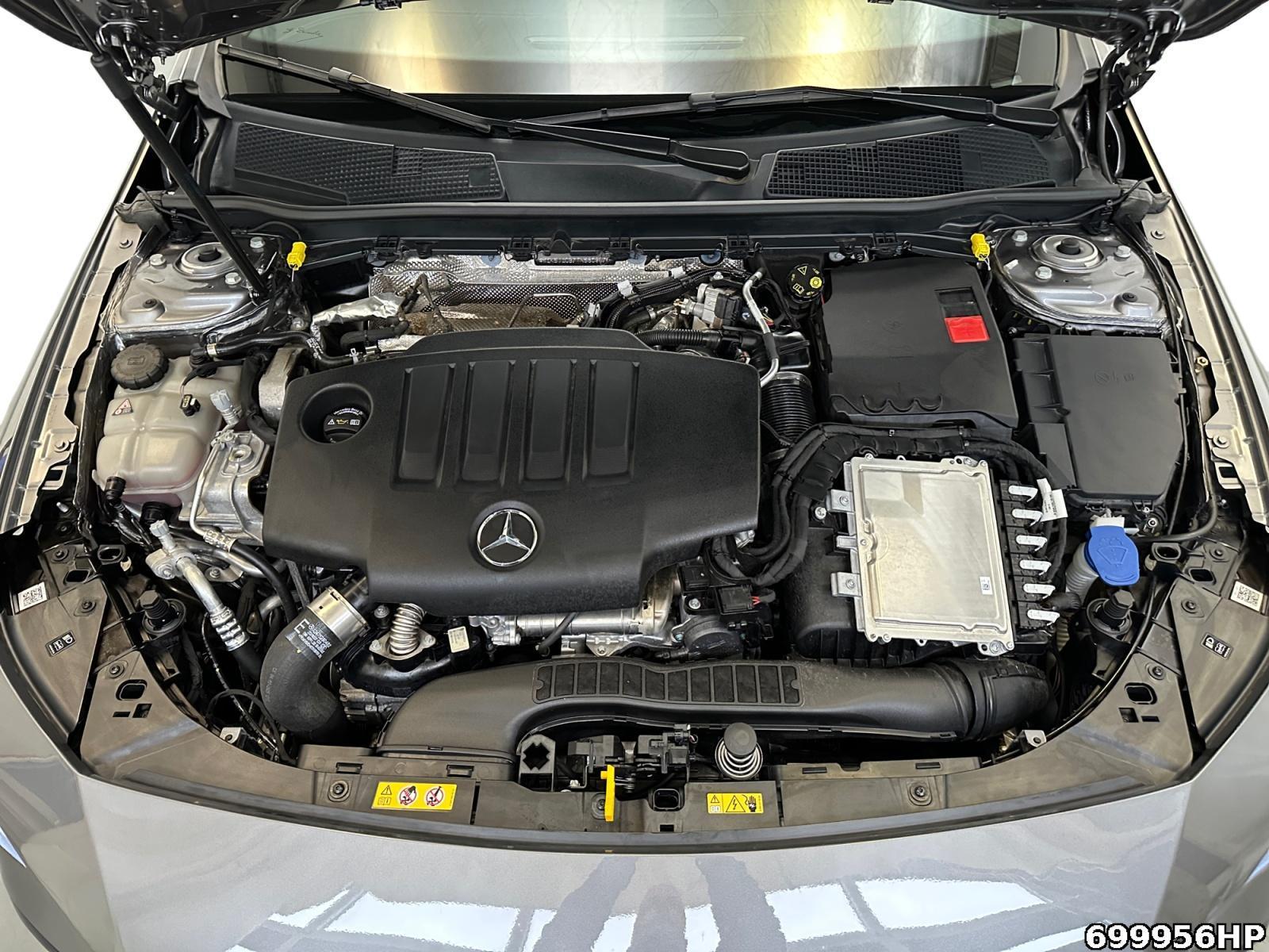 Fahrzeugabbildung Mercedes-Benz CLA 200 d Coupé AMG Night BURMESTER 360° 19