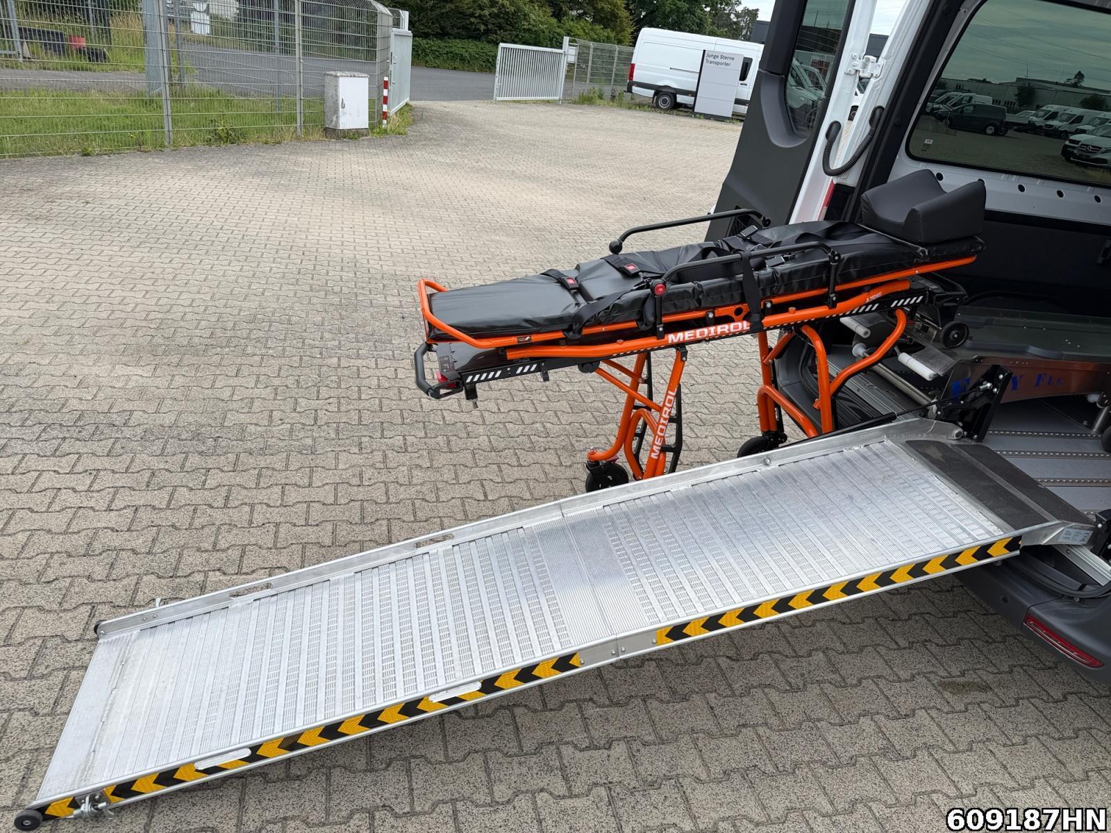 Fahrzeugabbildung Mercedes-Benz Sprinter 315 CDI *Krankentransporte*Trage*Rampe