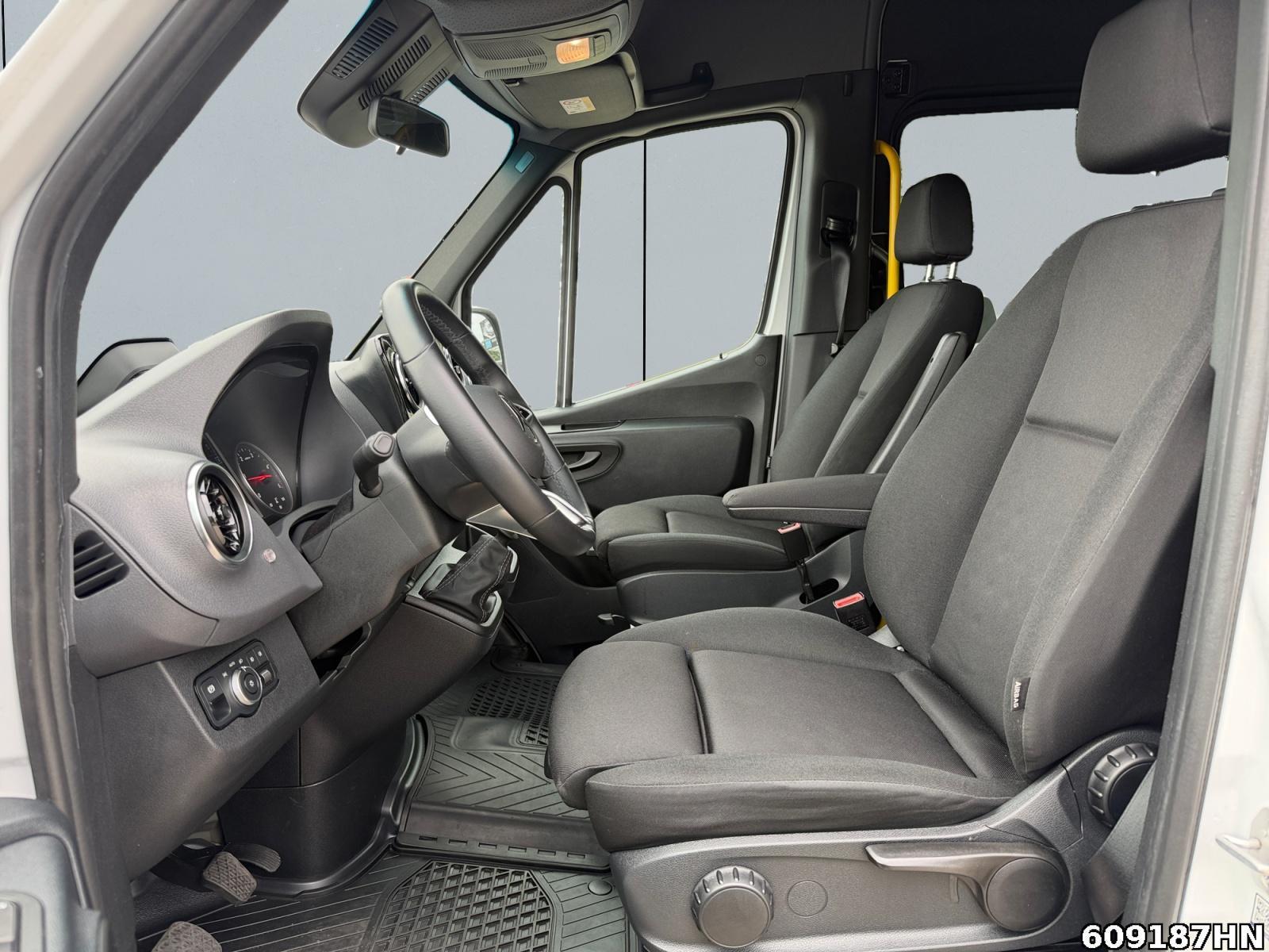 Fahrzeugabbildung Mercedes-Benz Sprinter 315 CDI *Krankentransporte*Trage*Rampe