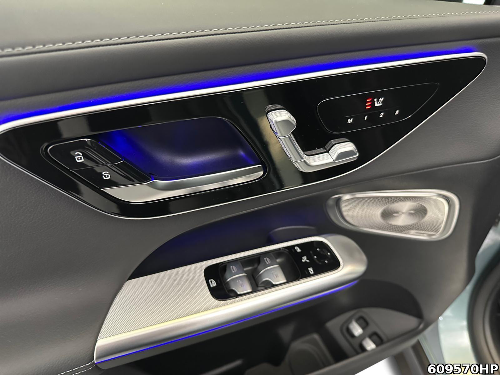 Fahrzeugabbildung Mercedes-Benz GLC 300 e 4M Coupé AMG Night Pano Burmester AHK