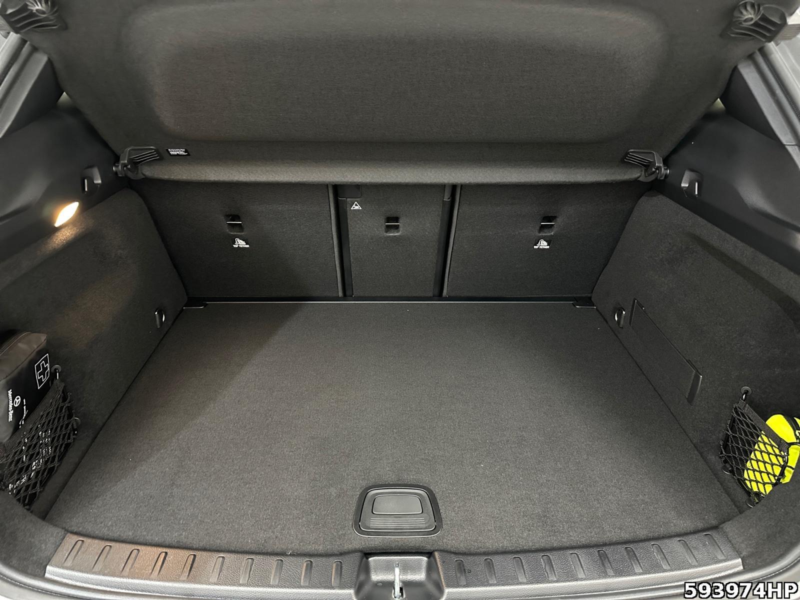 Fahrzeugabbildung Mercedes-Benz GLA 180 +AMG-LINE+FAHRASSIST+MULTIBEAM+KEYLESS+
