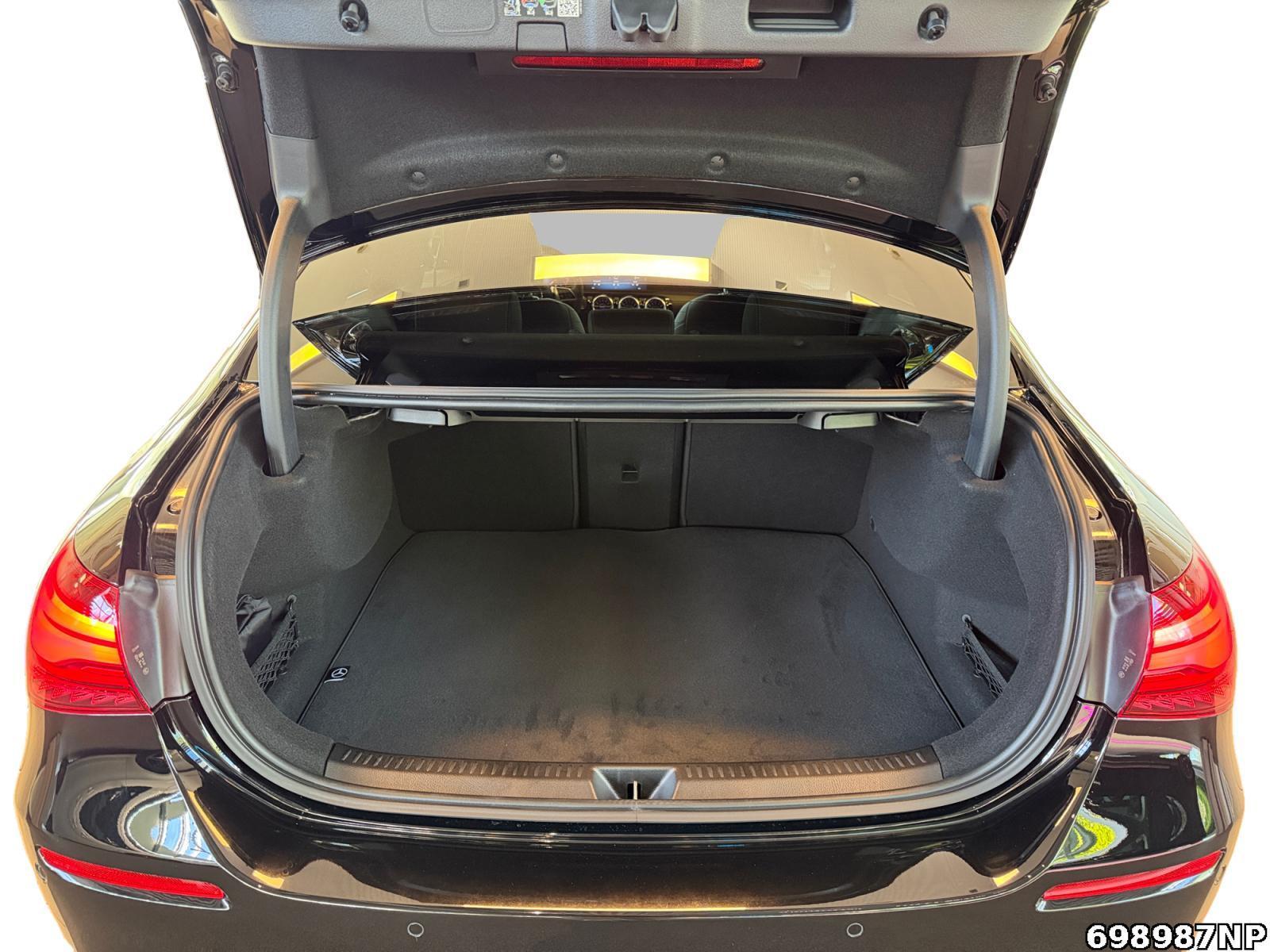 Fahrzeugabbildung Mercedes-Benz A 200 Limousine STHZG+MEMORY+NIGHT-PAKET+DISTR.