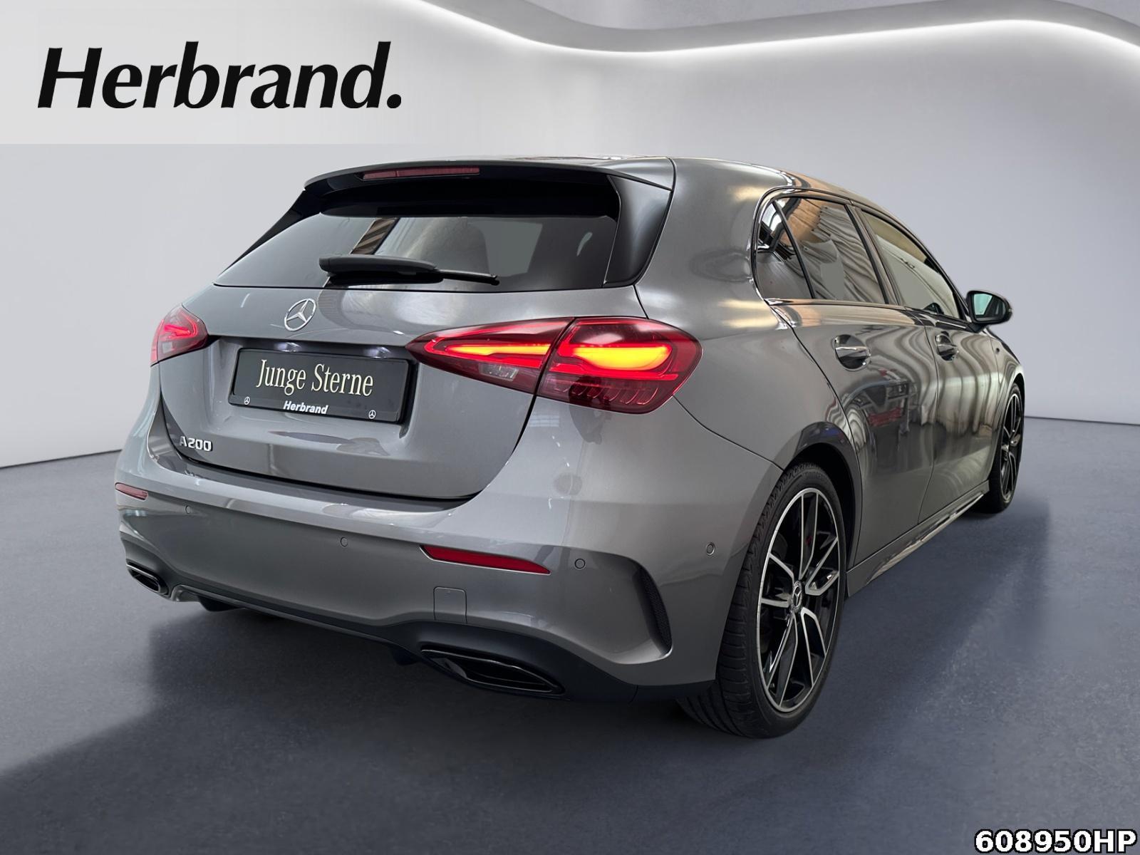 Fahrzeugabbildung Mercedes-Benz A 200 AMG Night DISTRONIC AHK 19