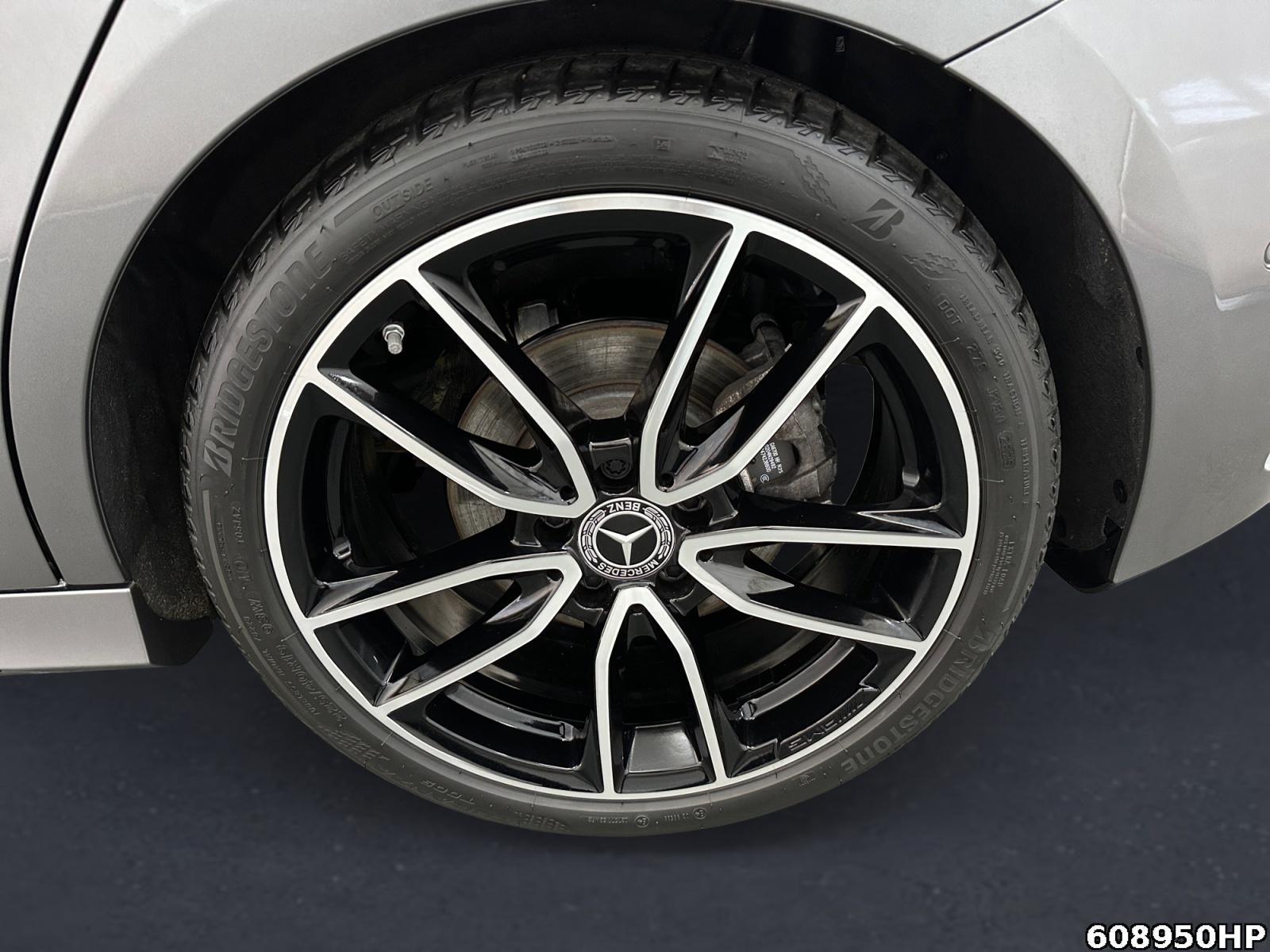 Fahrzeugabbildung Mercedes-Benz A 200 AMG Night DISTRONIC AHK 19