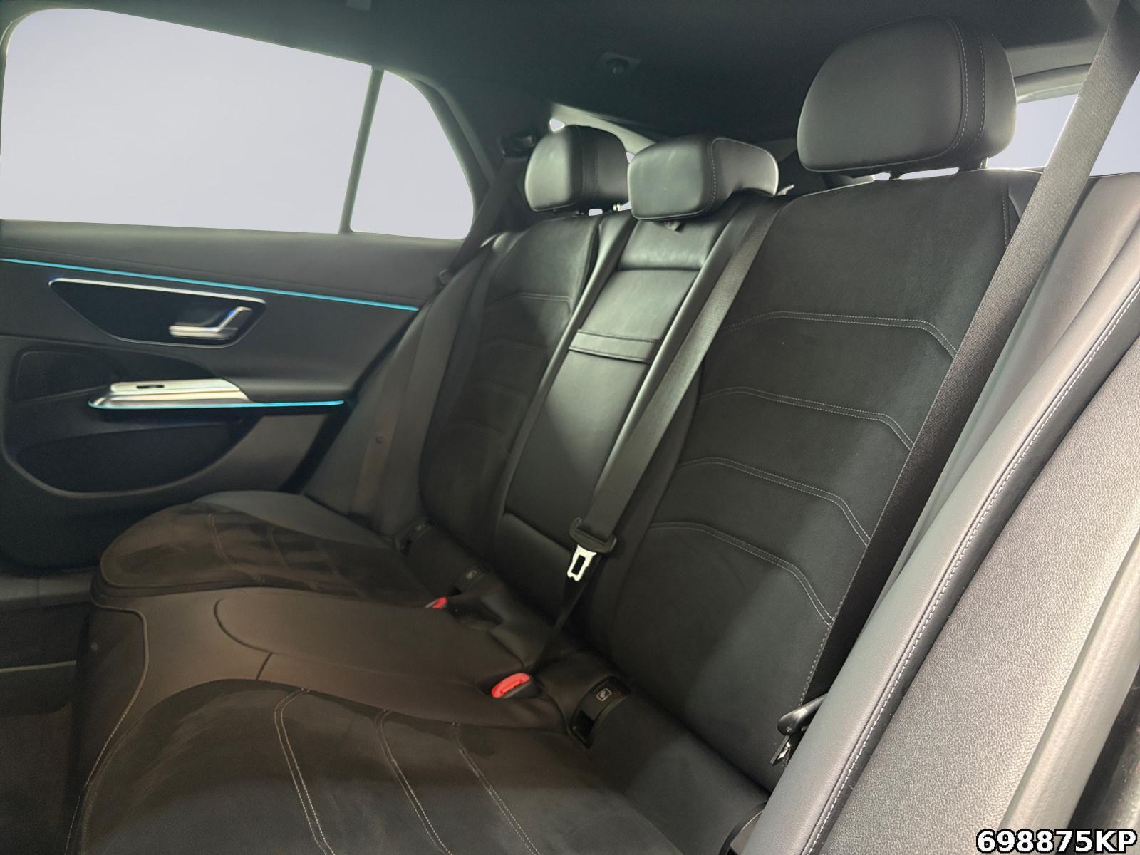 Fahrzeugabbildung Mercedes-Benz E 220 d T AMG AHK DISTRONIC Ambiente Kamera