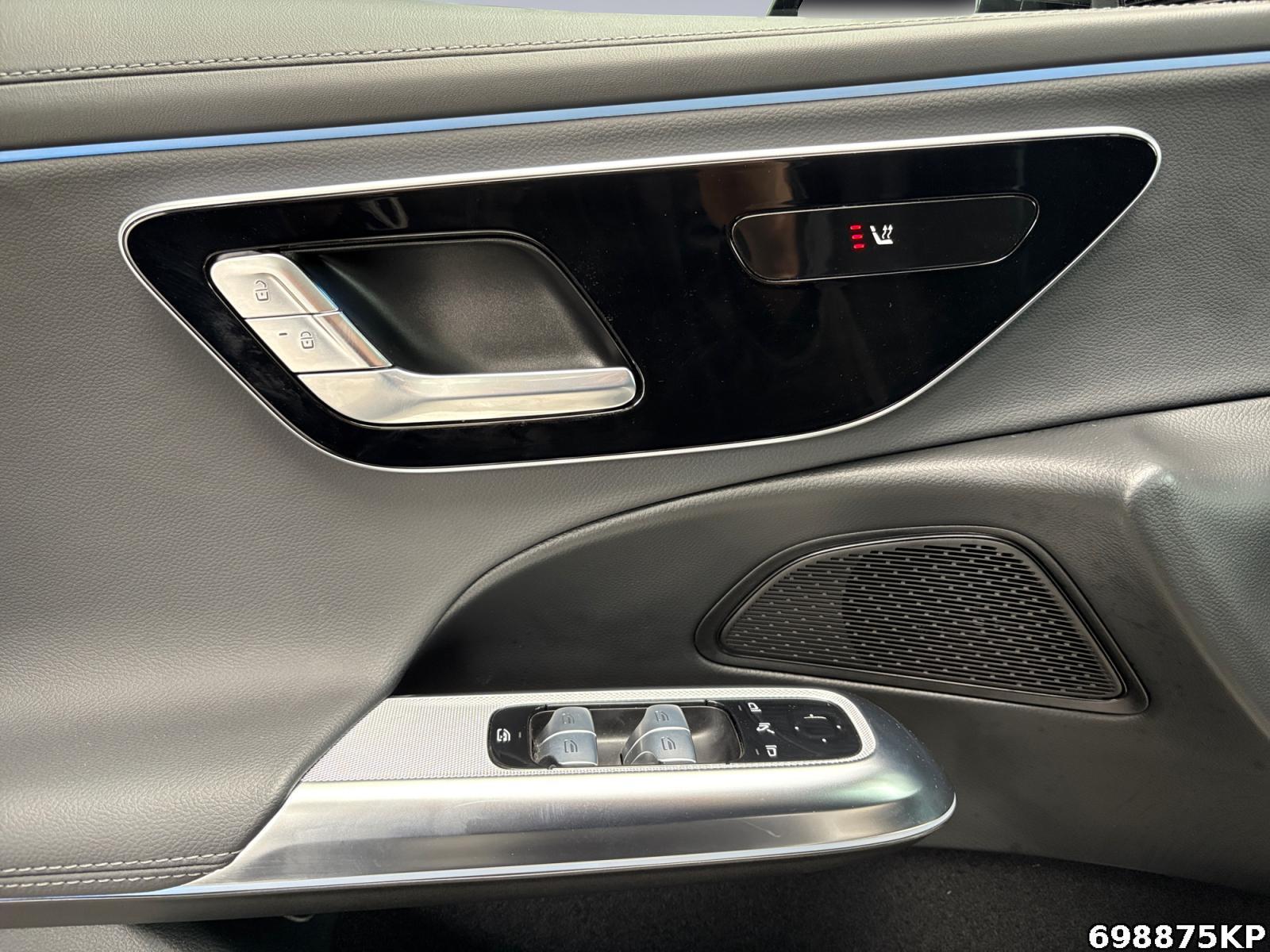 Fahrzeugabbildung Mercedes-Benz E 220 d T AMG AHK DISTRONIC Ambiente Kamera