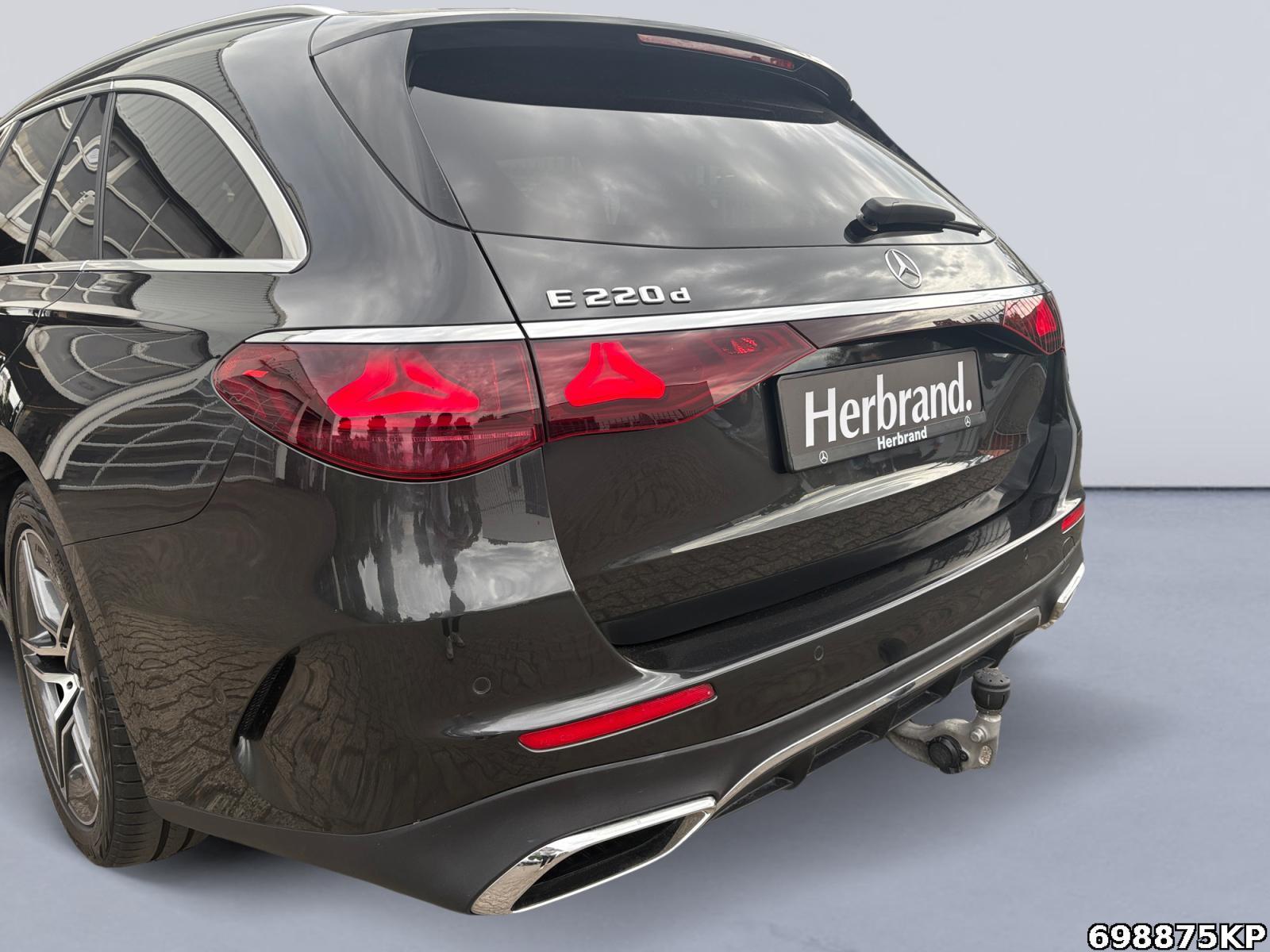 Fahrzeugabbildung Mercedes-Benz E 220 d T AMG AHK DISTRONIC Ambiente Kamera