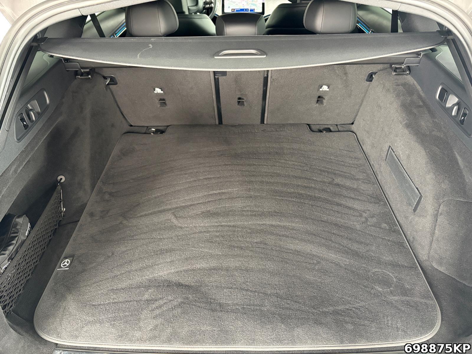 Fahrzeugabbildung Mercedes-Benz E 220 d T AMG AHK DISTRONIC Ambiente Kamera