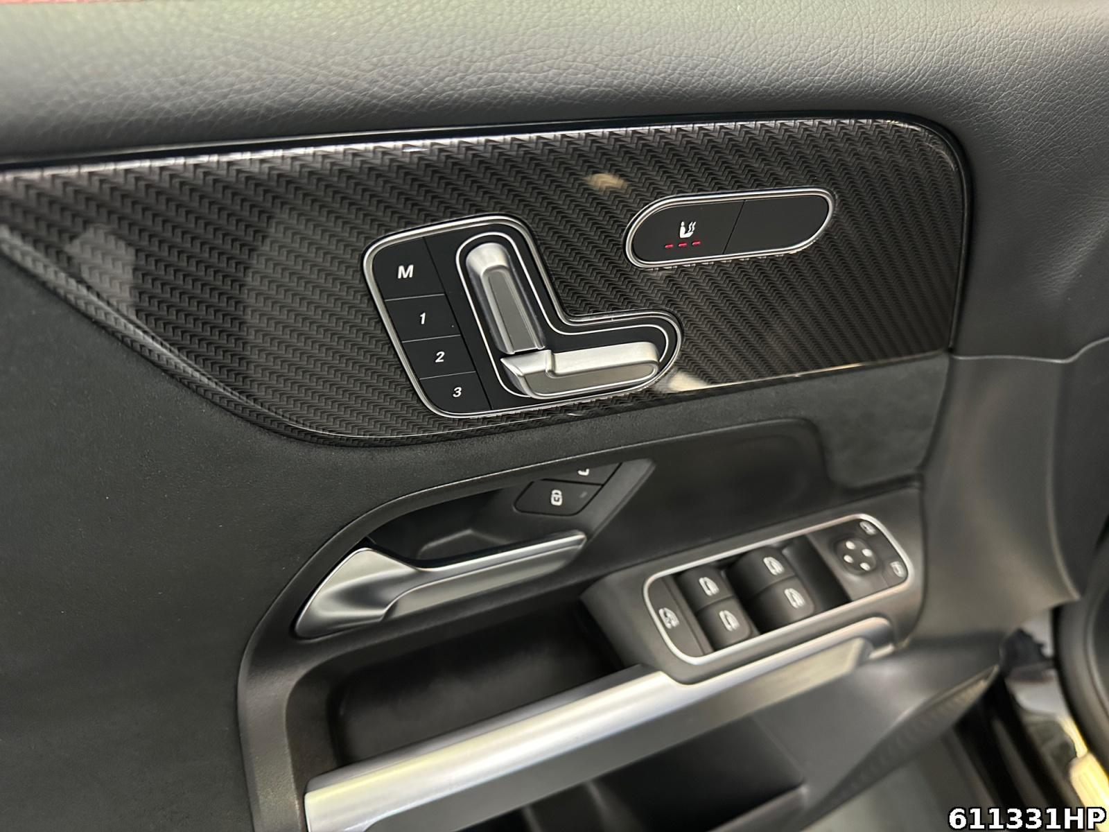 Fahrzeugabbildung Mercedes-Benz GLB 200 d 4M AMG AHK Night 7 Sitze Standheizung
