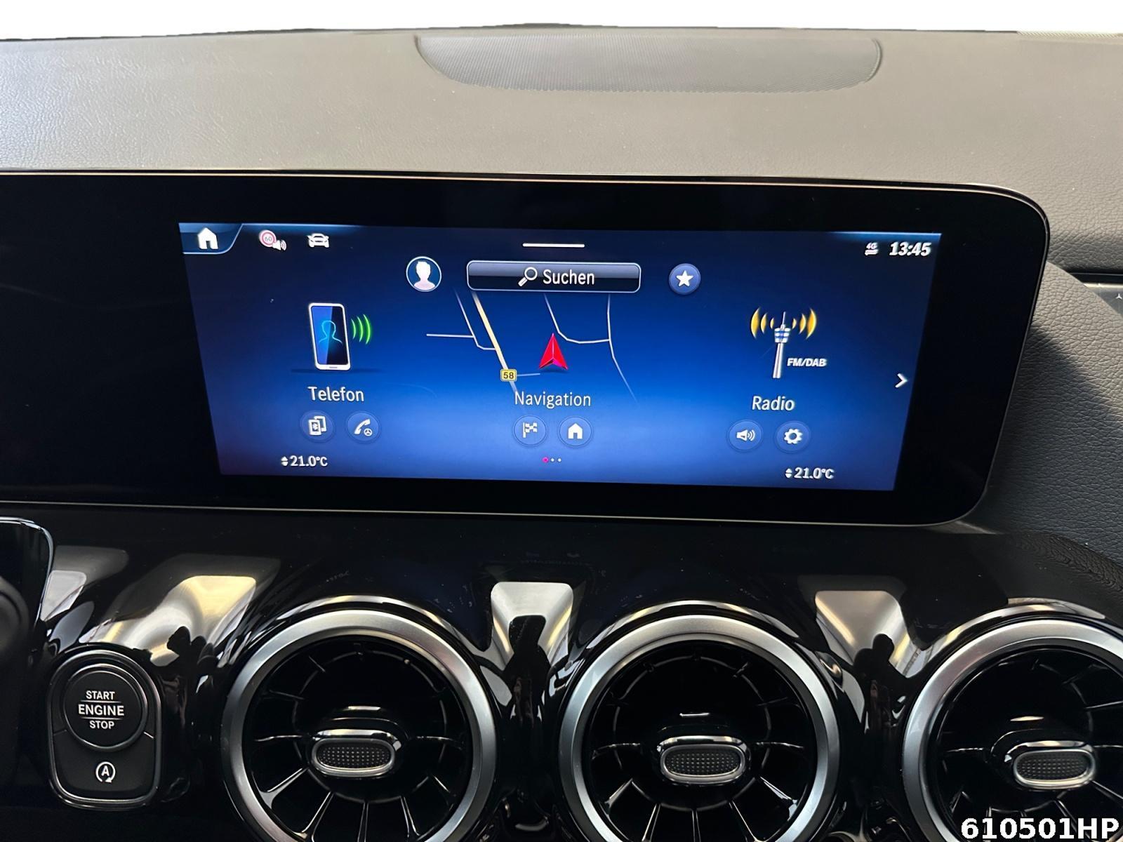 Fahrzeugabbildung Mercedes-Benz GLA 200 Progressive Kamera Easypack LED SHZ DAB