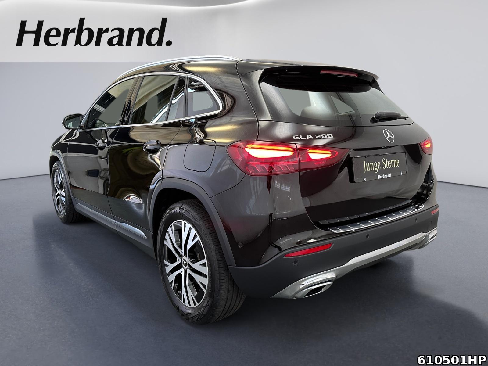 Fahrzeugabbildung Mercedes-Benz GLA 200 Progressive Kamera Easypack LED SHZ DAB