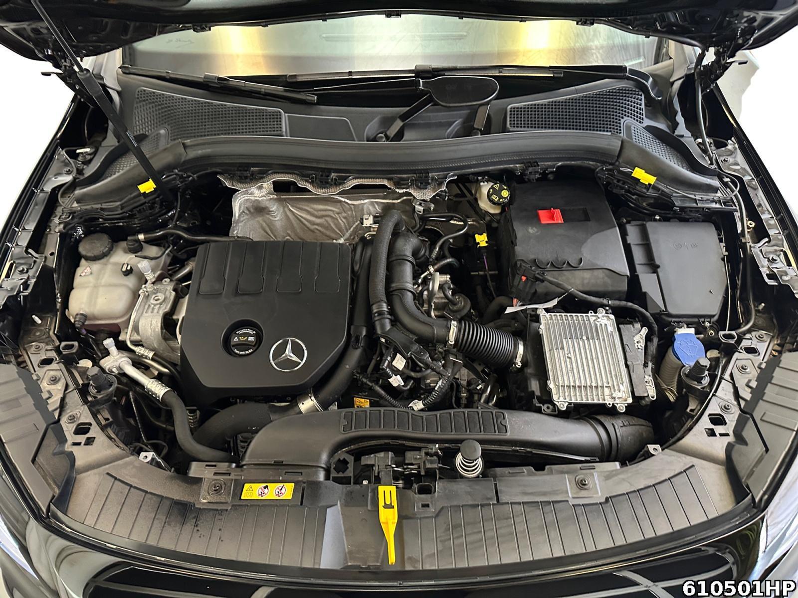 Fahrzeugabbildung Mercedes-Benz GLA 200 Progressive Kamera Easypack LED SHZ DAB
